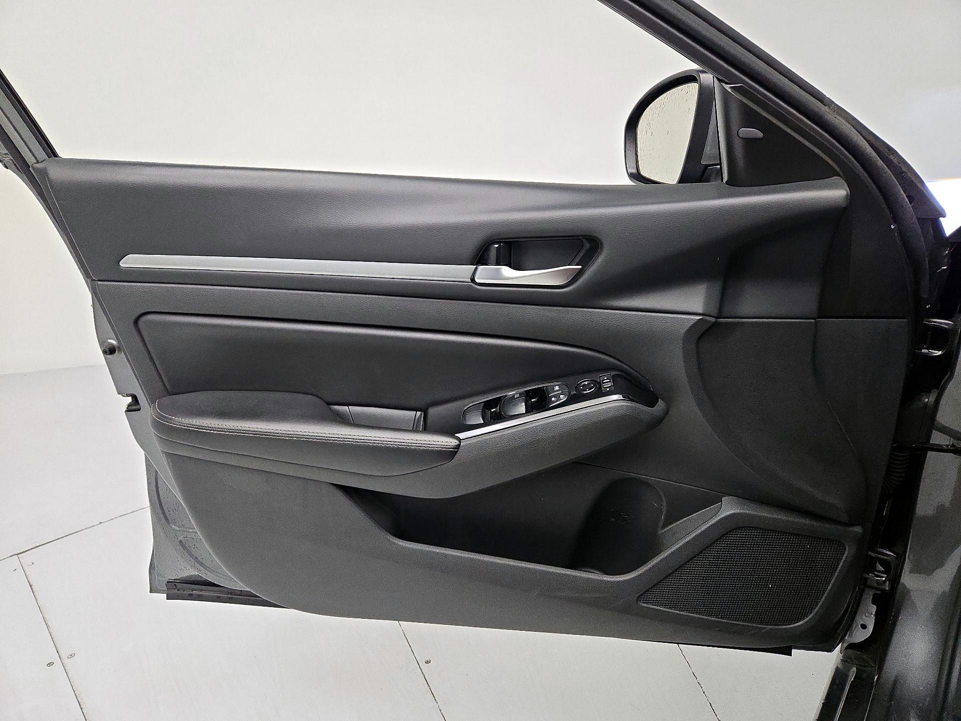 Thumbnail: 2023 Nissan Altima - 12