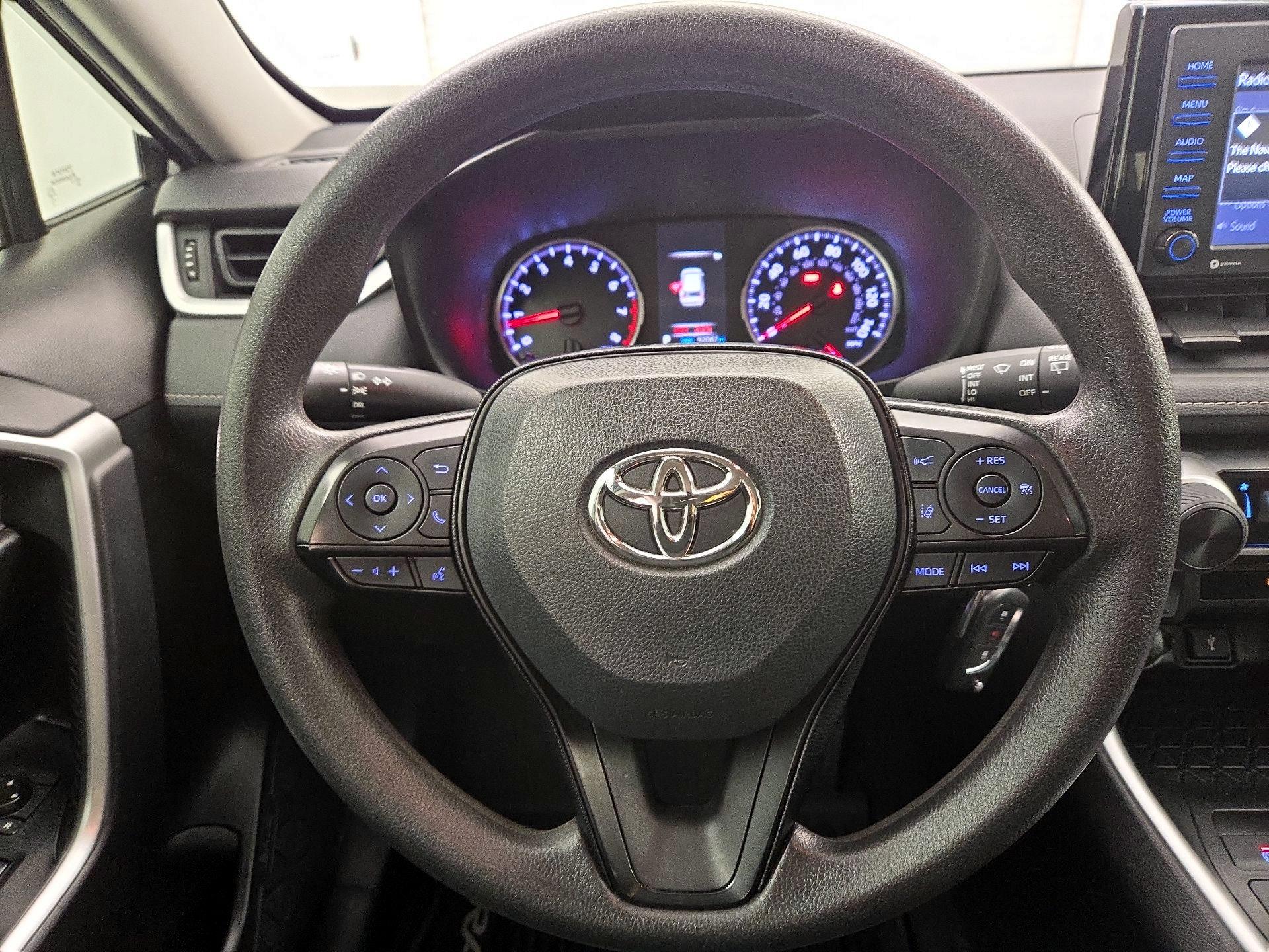 Thumbnail: 2020 Toyota RAV4 - 10