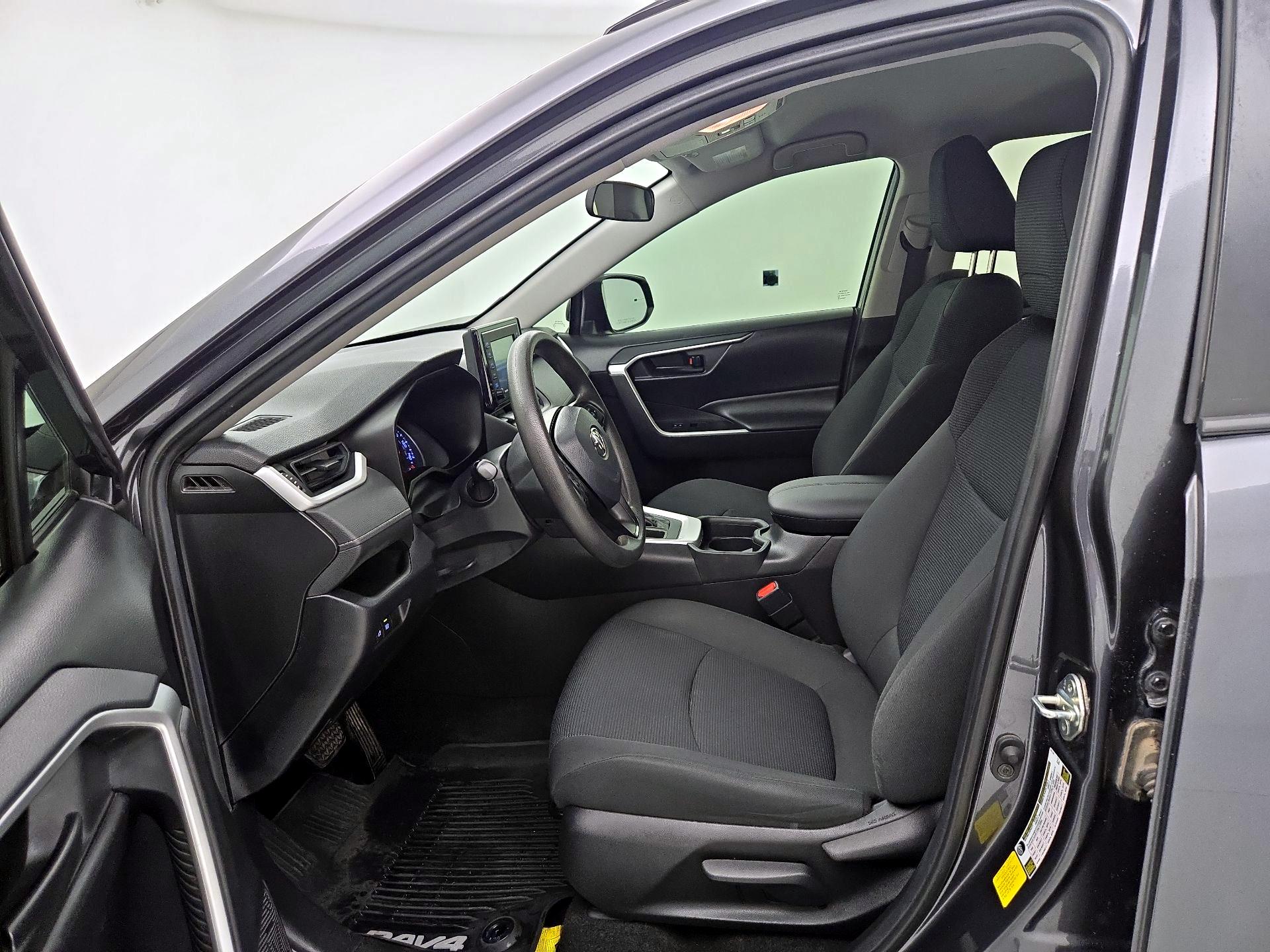 Thumbnail: 2020 Toyota RAV4 - 11