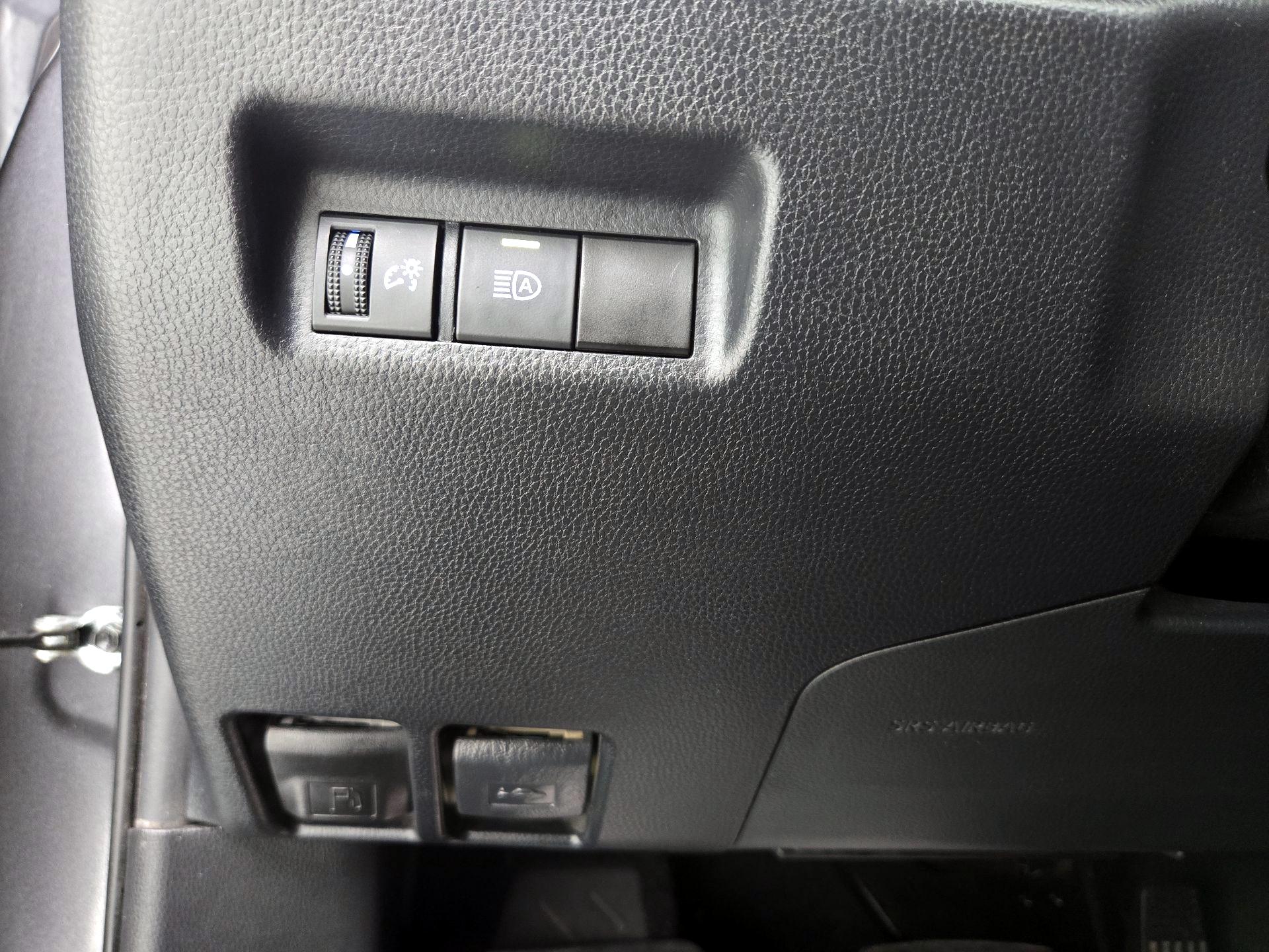 Thumbnail: 2020 Toyota RAV4 - 13