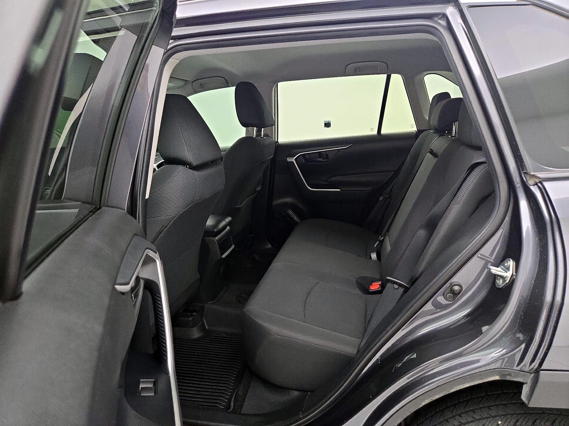 Thumbnail: 2020 Toyota RAV4 - 19