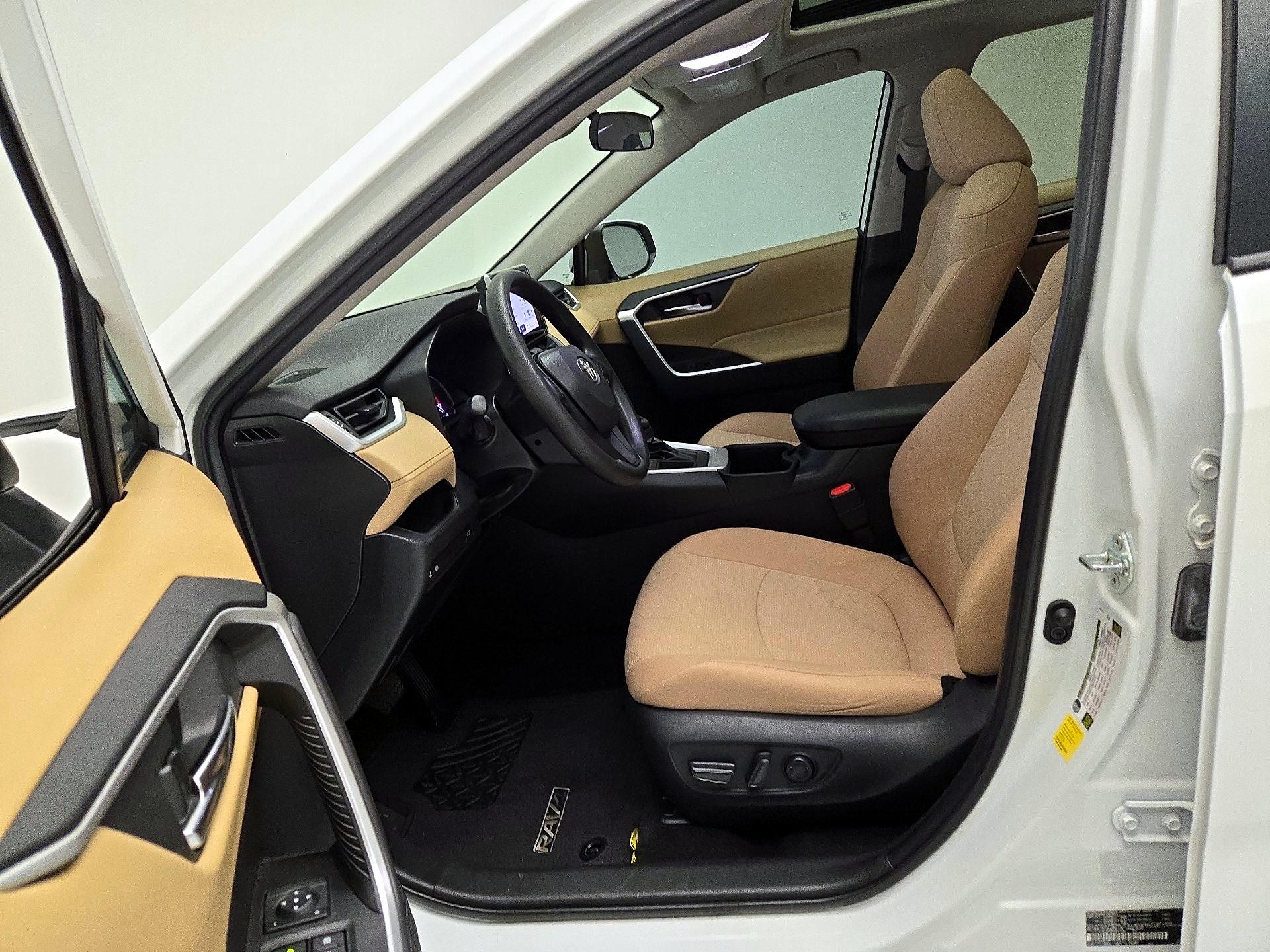 Thumbnail: 2023 Toyota RAV4 - 11