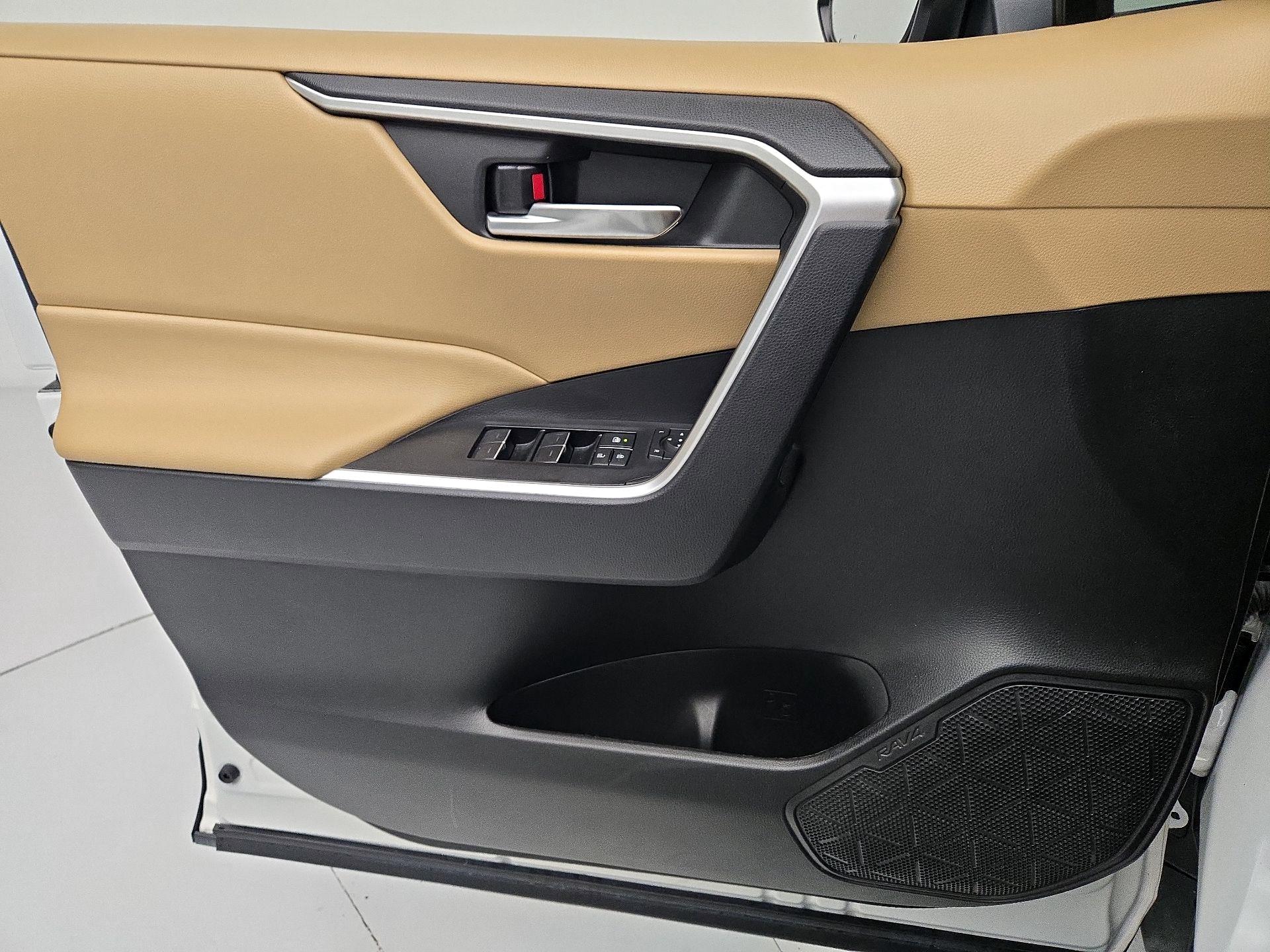 Thumbnail: 2023 Toyota RAV4 - 12