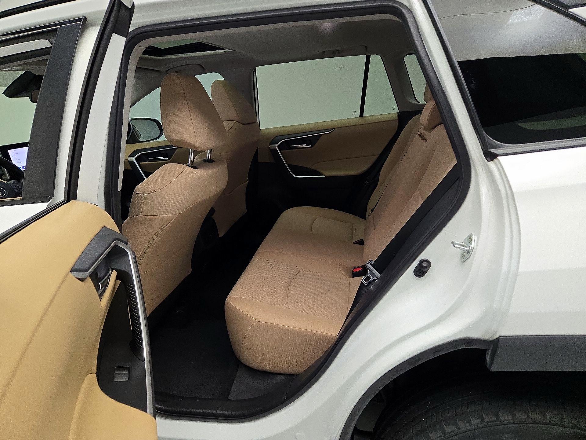 Thumbnail: 2023 Toyota RAV4 - 20