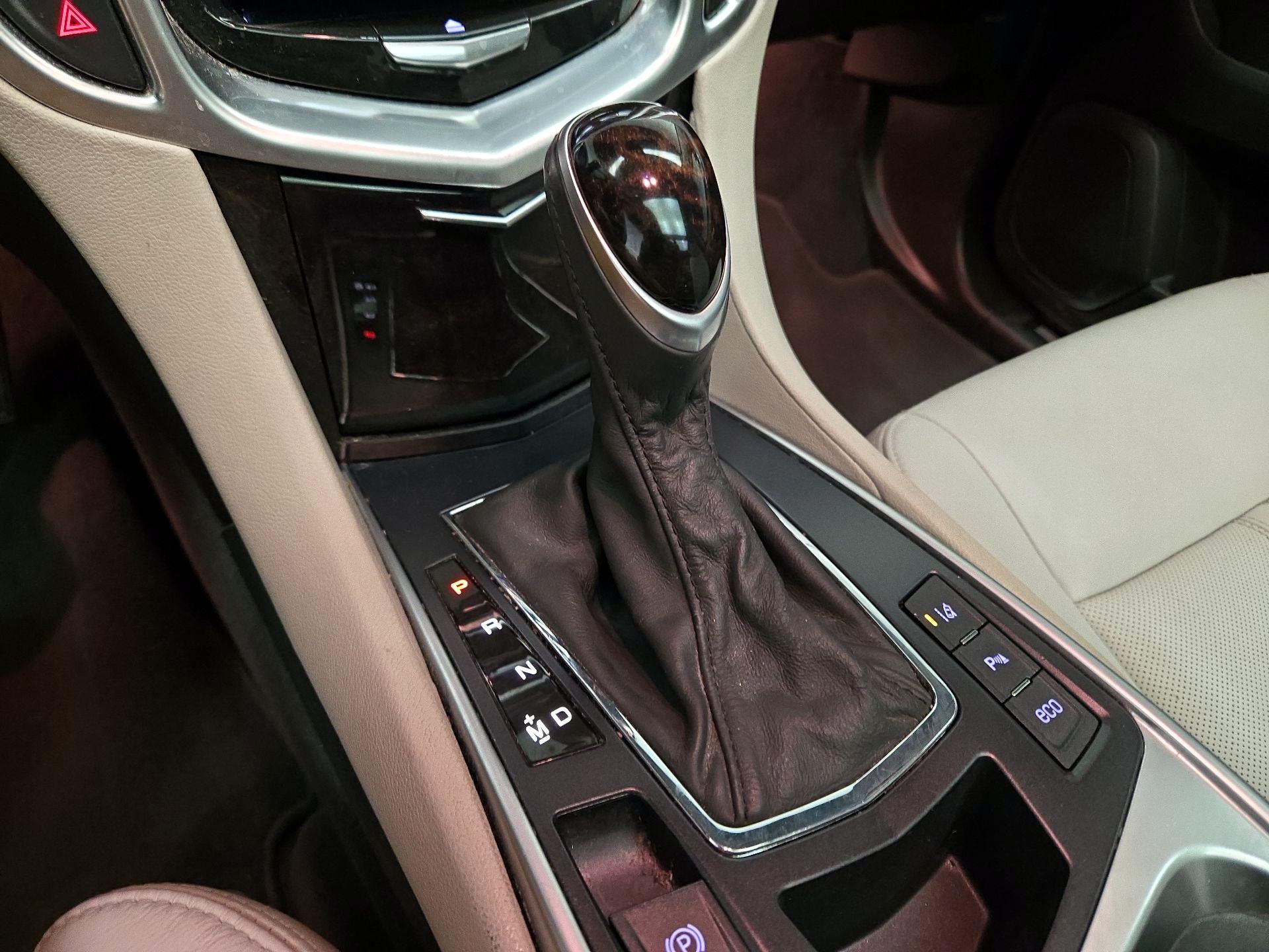 Thumbnail: 2015 Cadillac SRX - 18