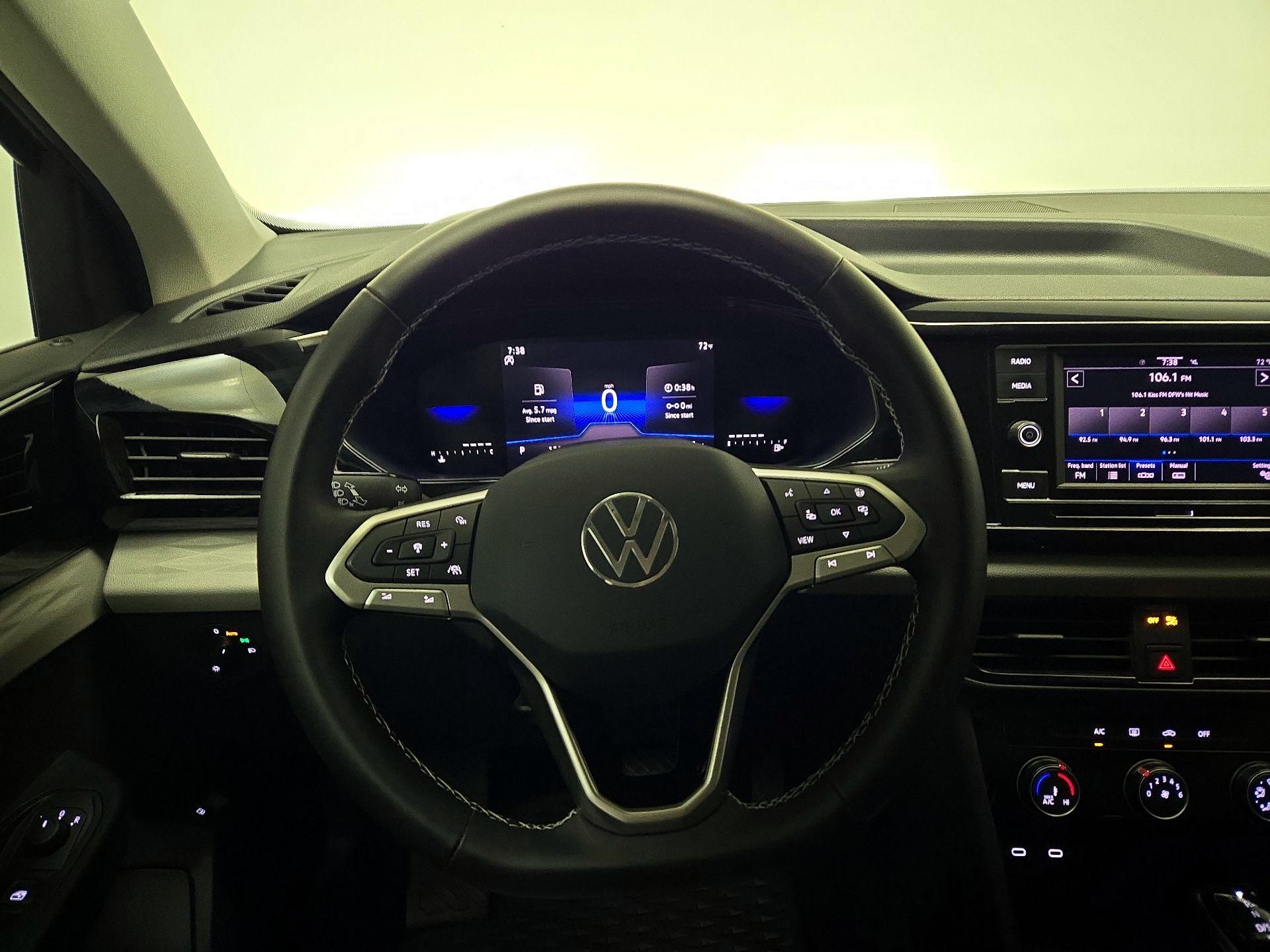 Thumbnail: 2024 Volkswagen Taos - 10