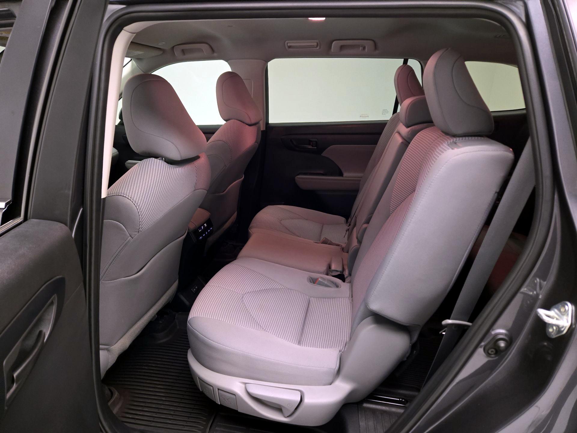 Thumbnail: 2023 Toyota Highlander - 19