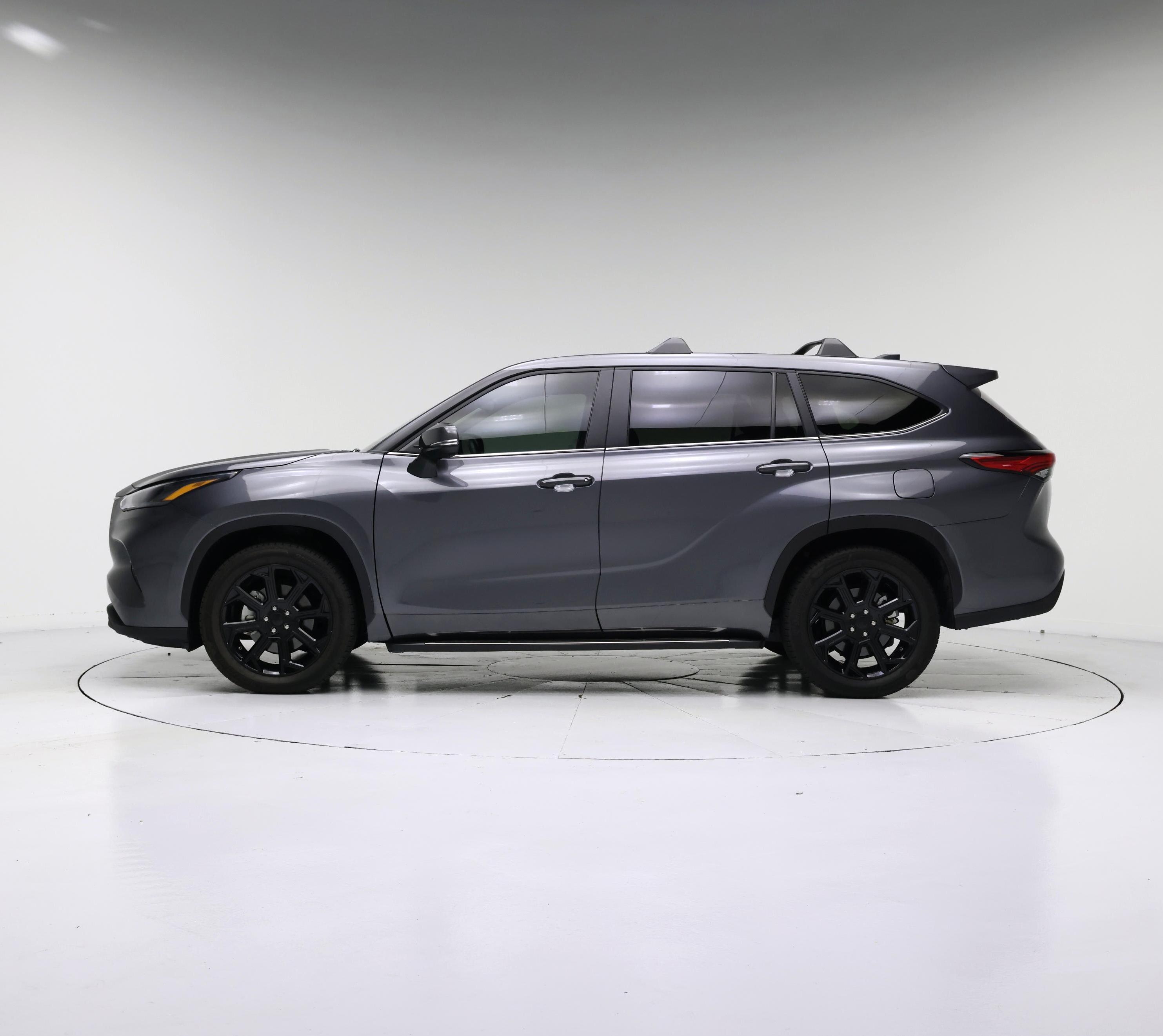 Thumbnail: 2023 Toyota Highlander - 3