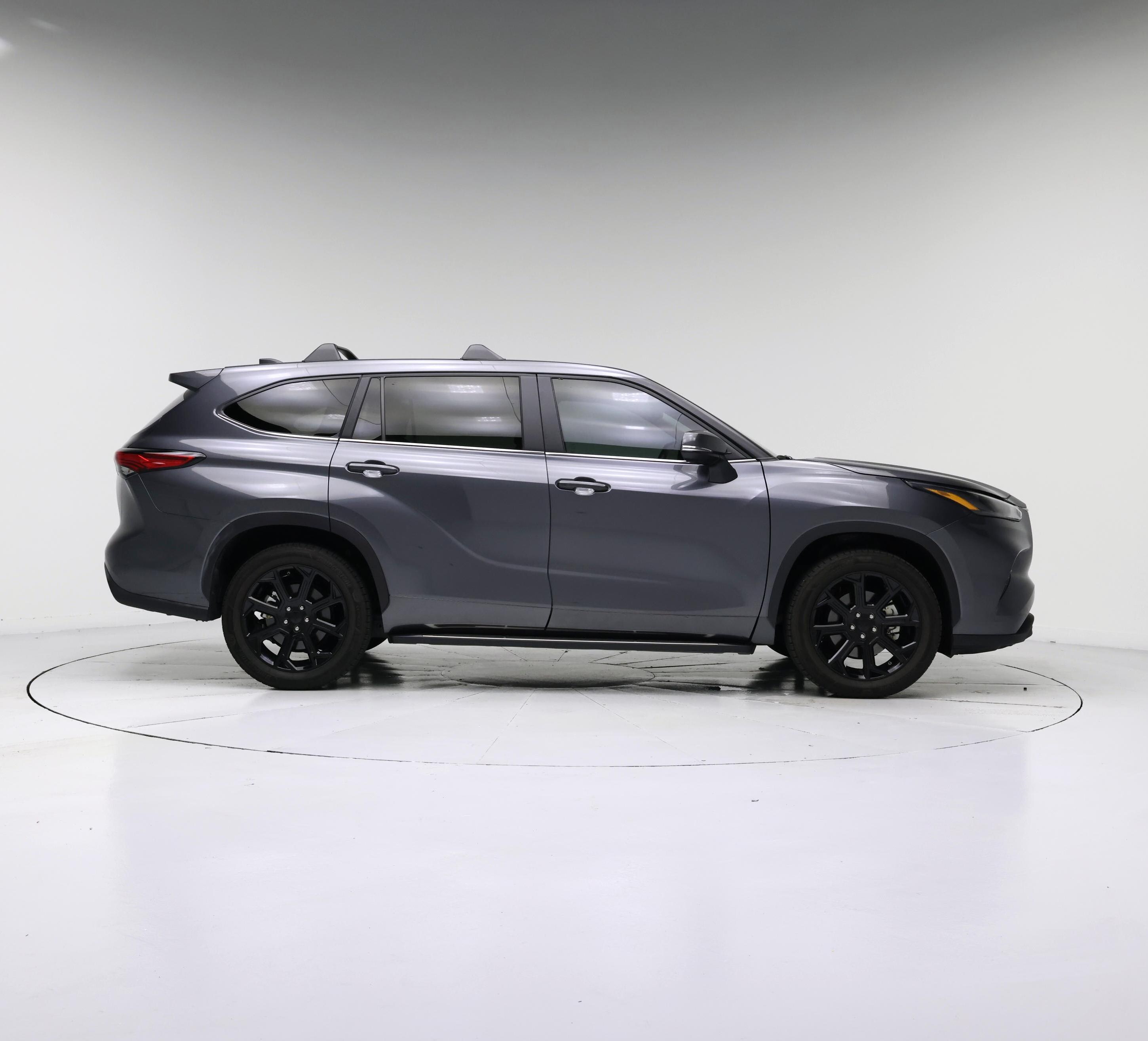 Thumbnail: 2023 Toyota Highlander - 7