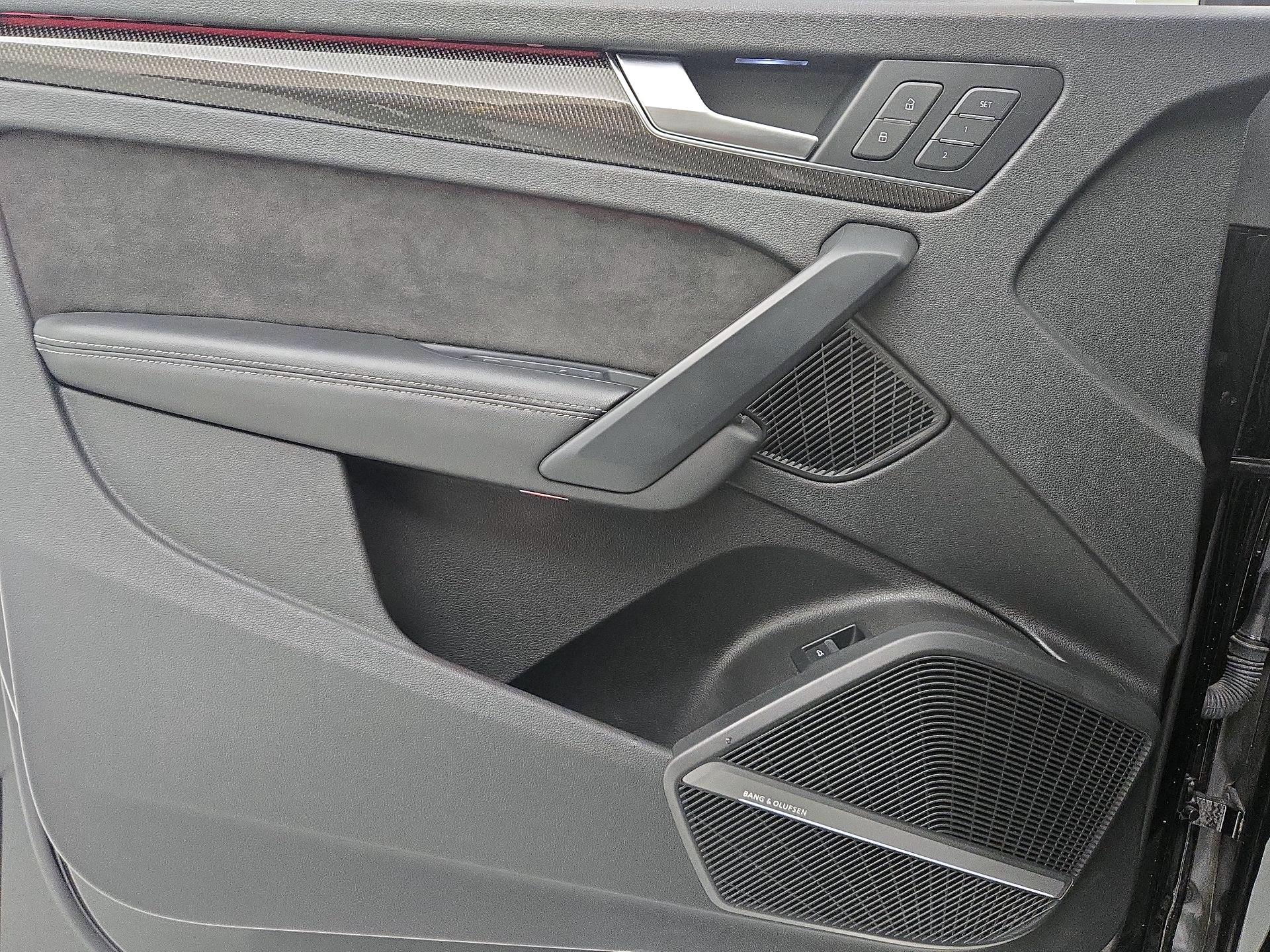 Thumbnail: 2018 Audi SQ5 - 12