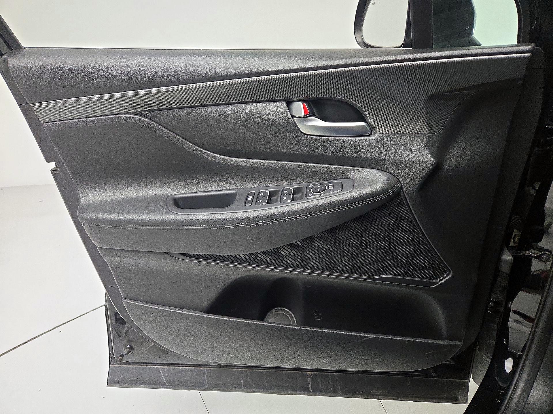 Thumbnail: 2023 Hyundai Santa Fe - 12