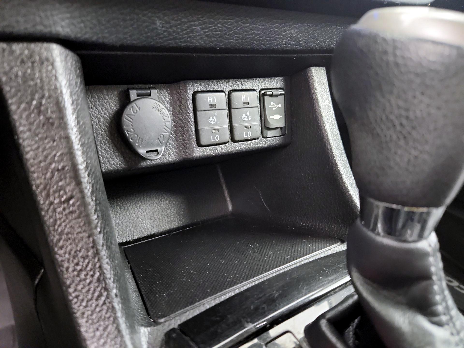Thumbnail: 2016 Toyota Corolla - 18