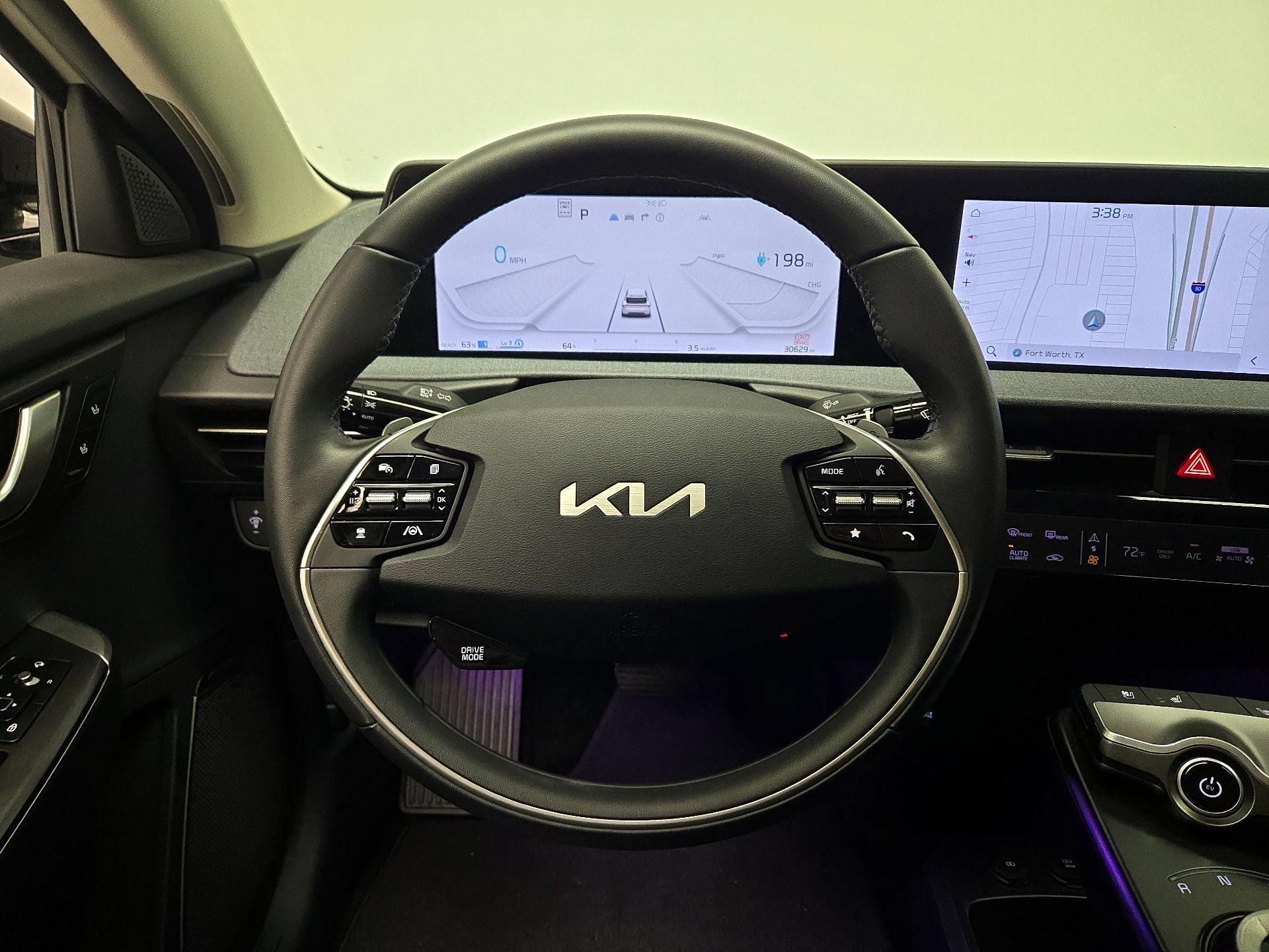Thumbnail: 2022 Kia EV6 - 10