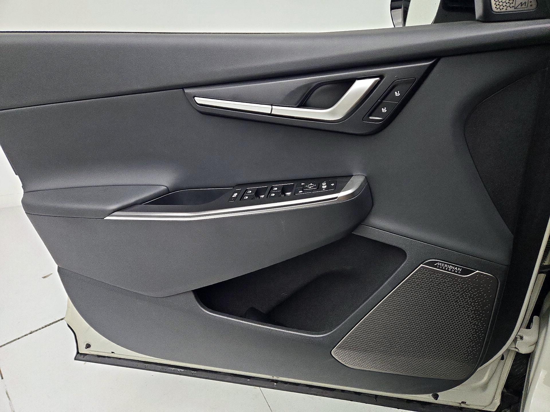 Thumbnail: 2022 Kia EV6 - 12