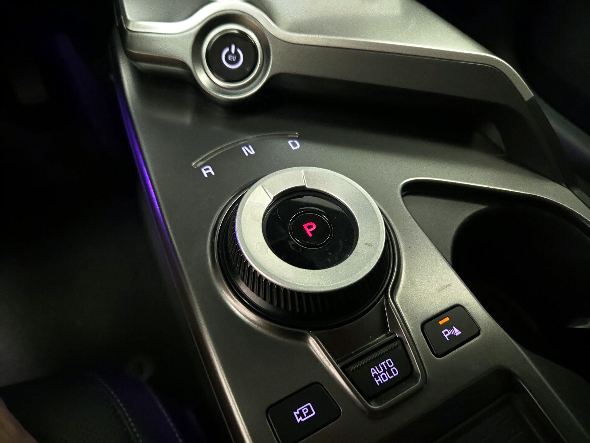 Thumbnail: 2022 Kia EV6 - 18