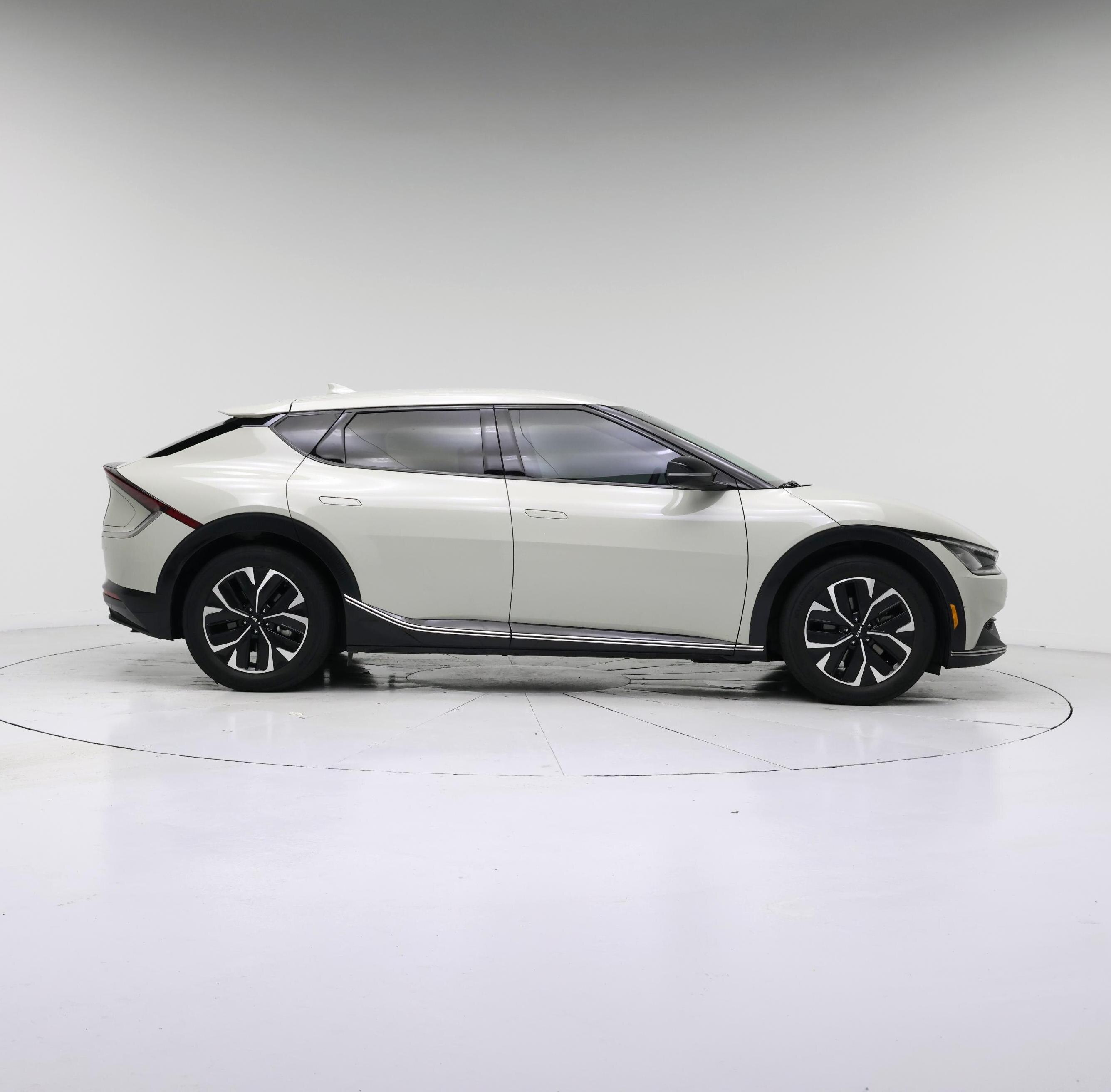 Thumbnail: 2022 Kia EV6 - 7