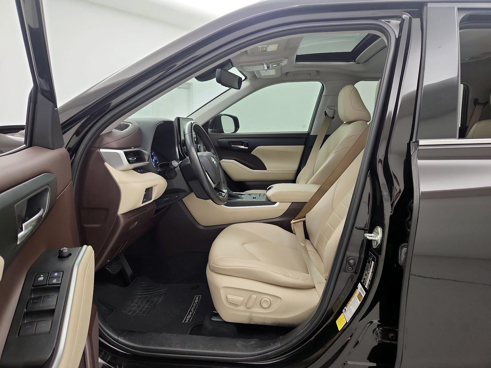 Thumbnail: 2020 Toyota Highlander - 11