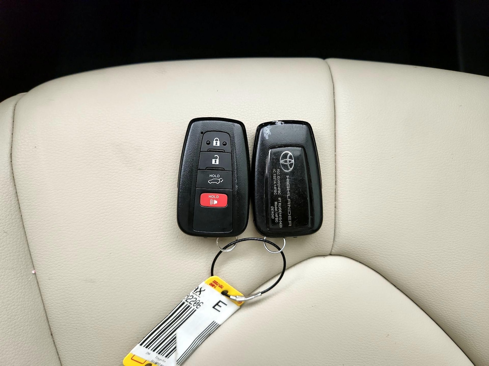 2020 Toyota Highlander XLE - Photo 26