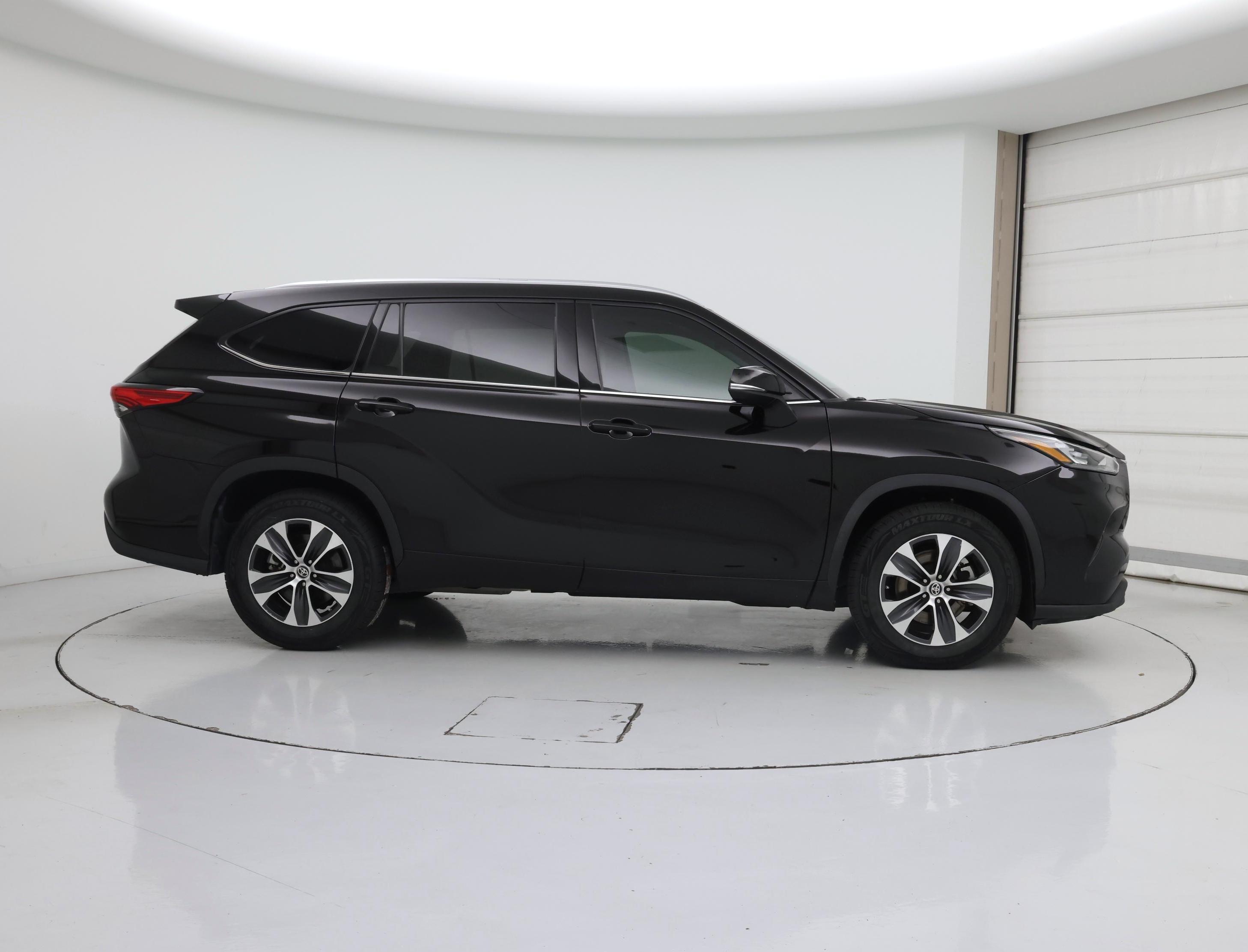 Thumbnail: 2020 Toyota Highlander - 7