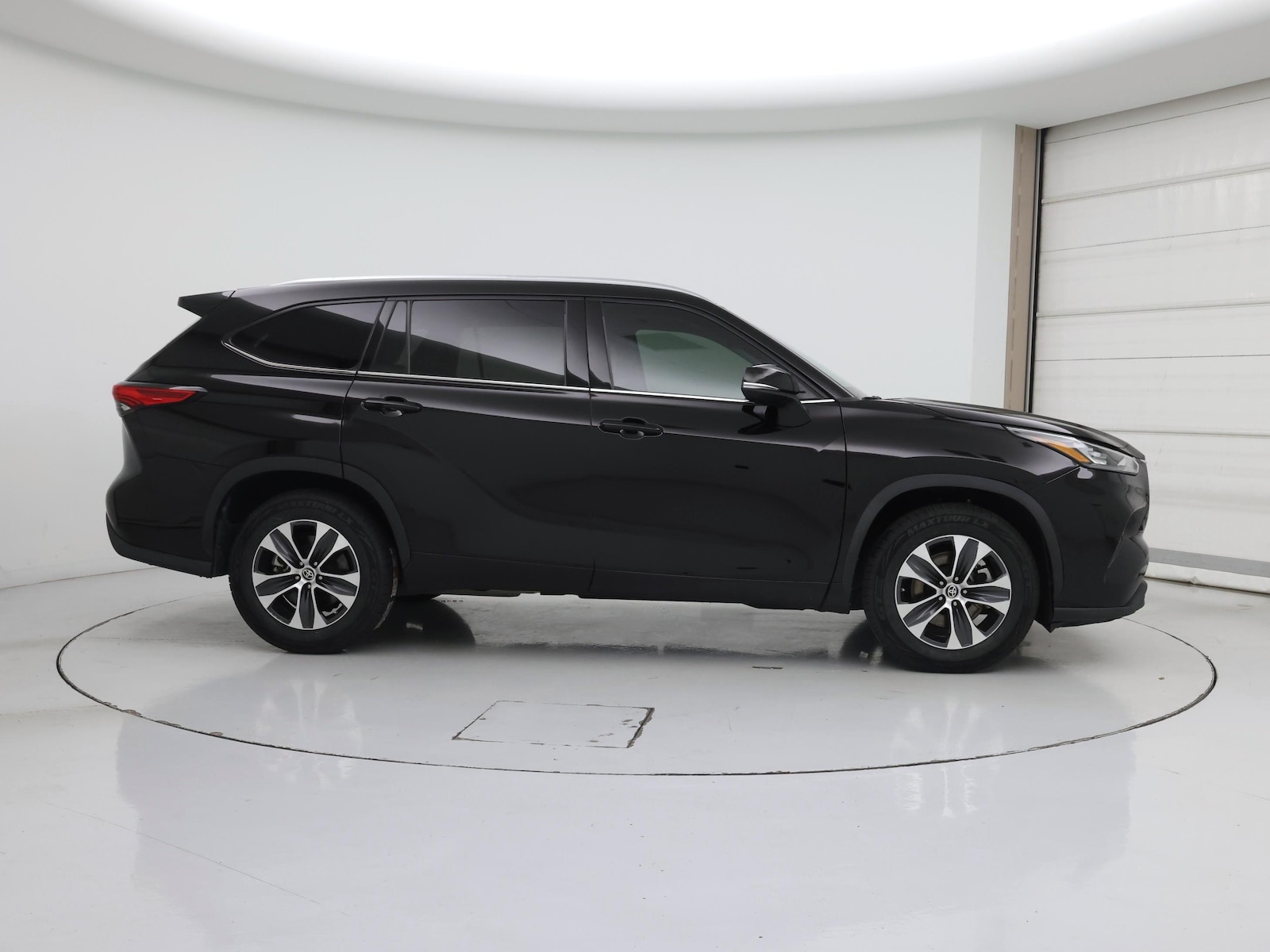 2020 Toyota Highlander XLE - Photo 8