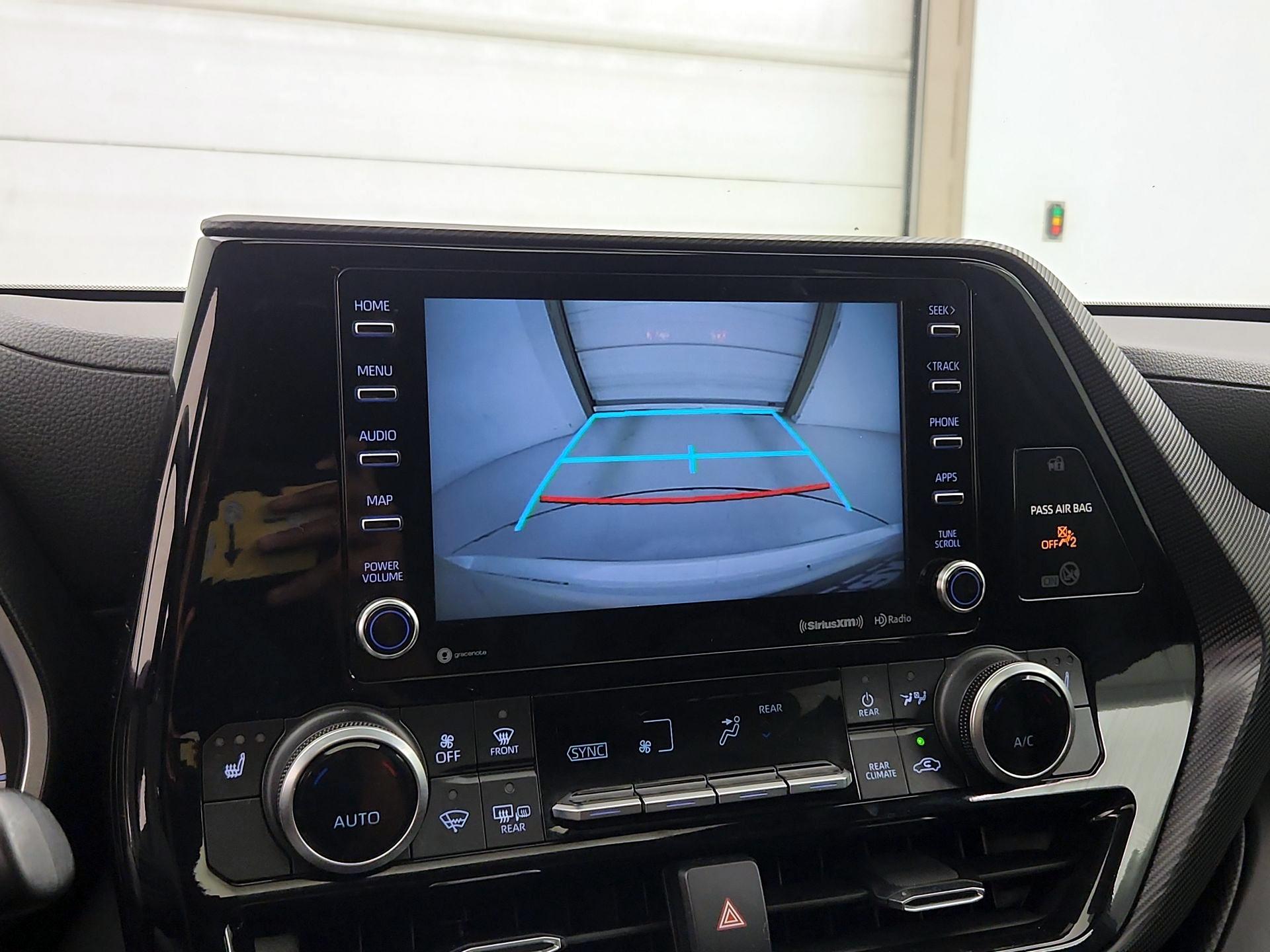 Thumbnail: 2021 Toyota Highlander - 14