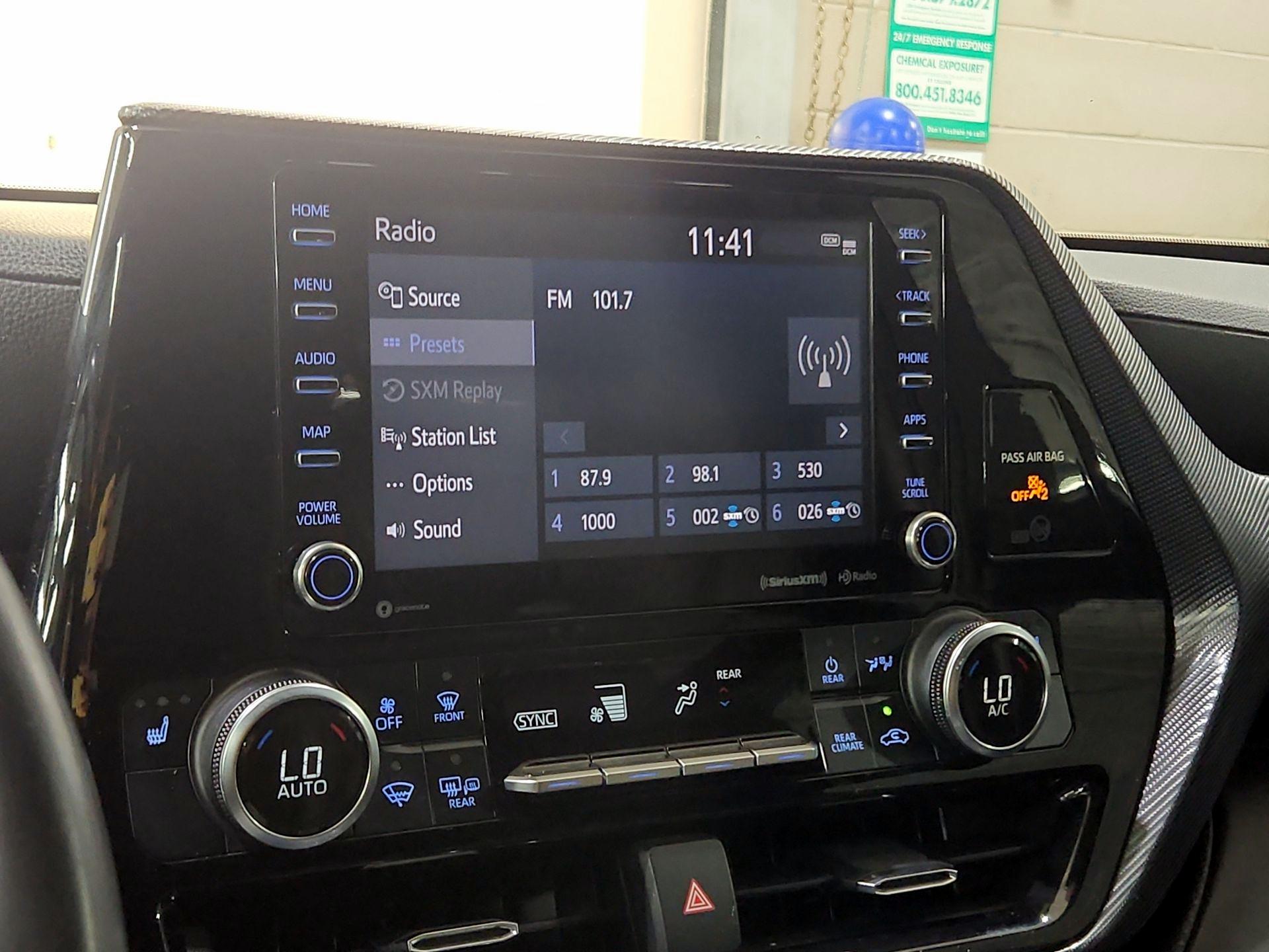 Thumbnail: 2021 Toyota Highlander - 15