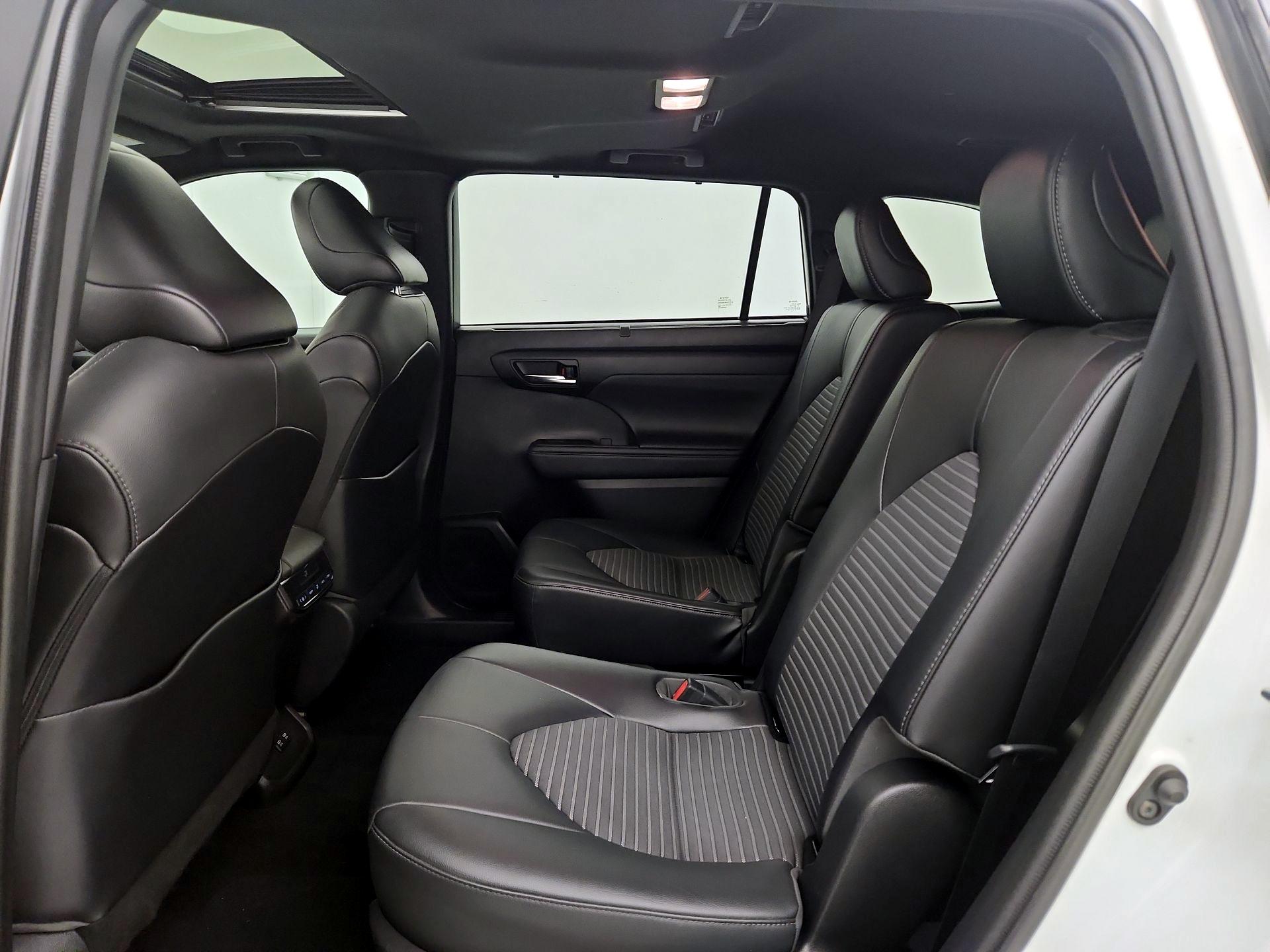 Thumbnail: 2021 Toyota Highlander - 20