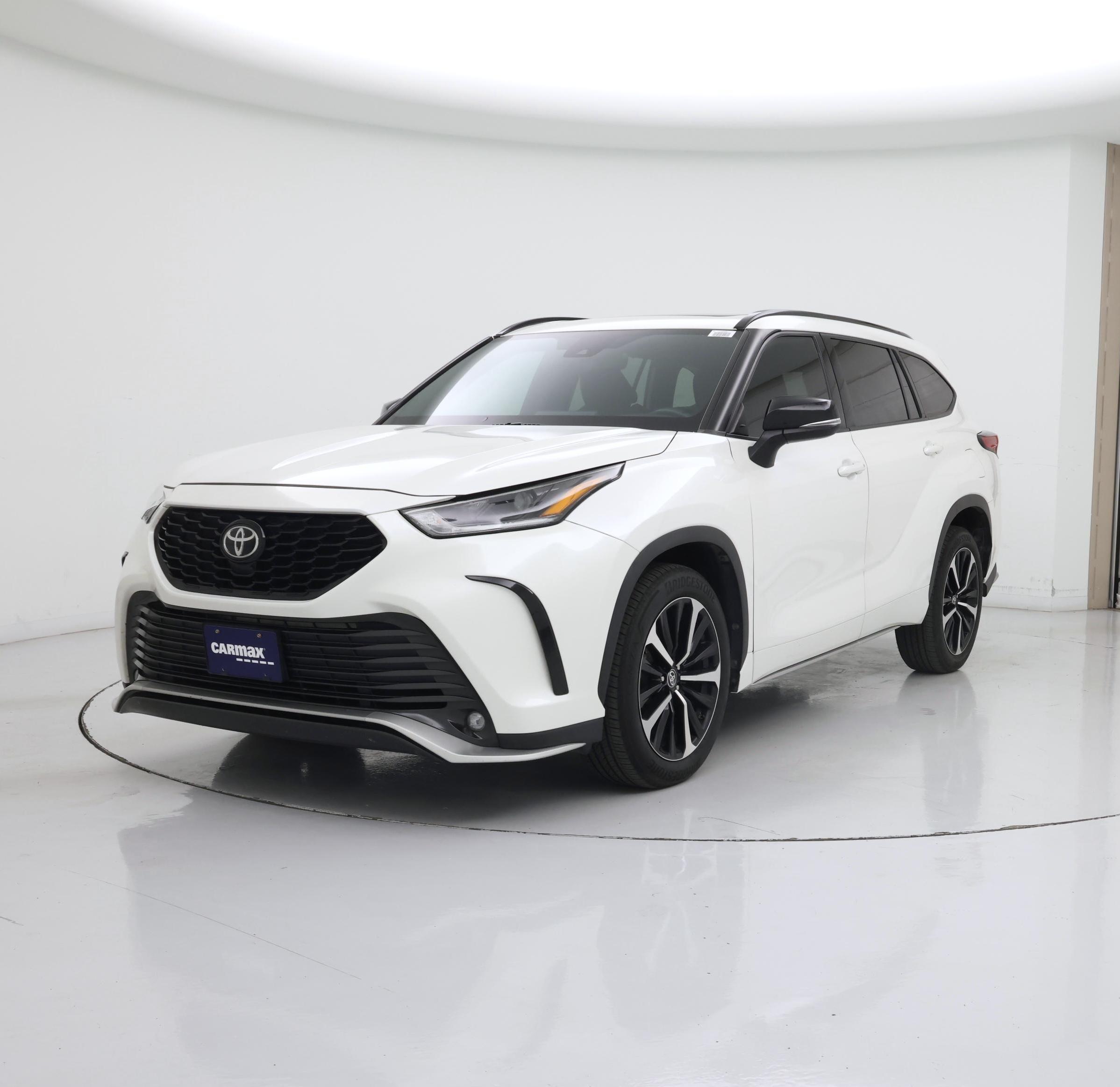 Thumbnail: 2021 Toyota Highlander - 4