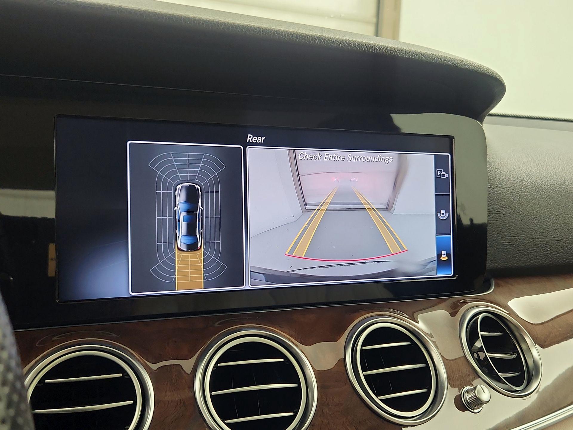 Thumbnail: 2018 Mercedes-Benz E-Class - 15