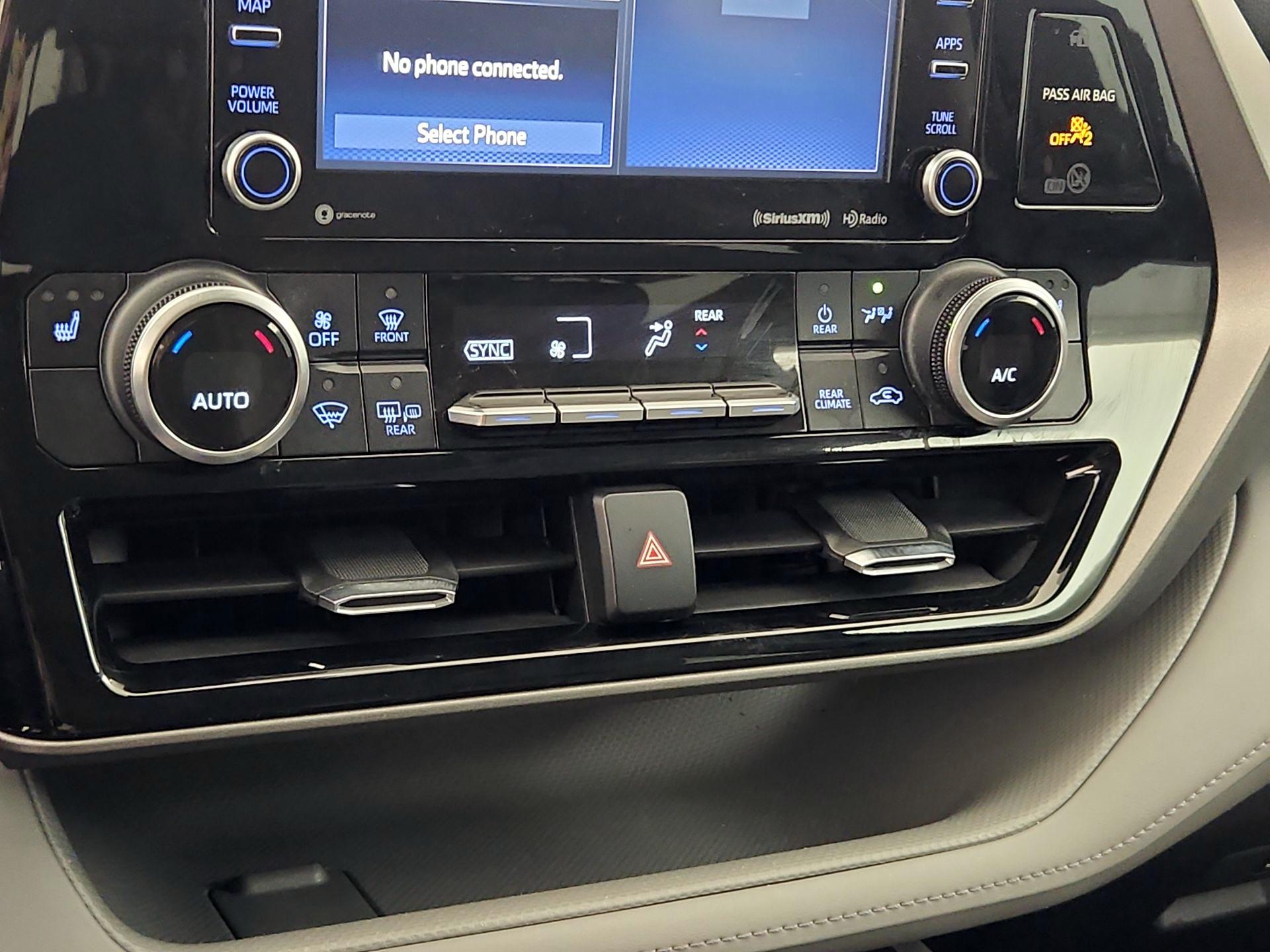 Thumbnail: 2021 Toyota Highlander - 16