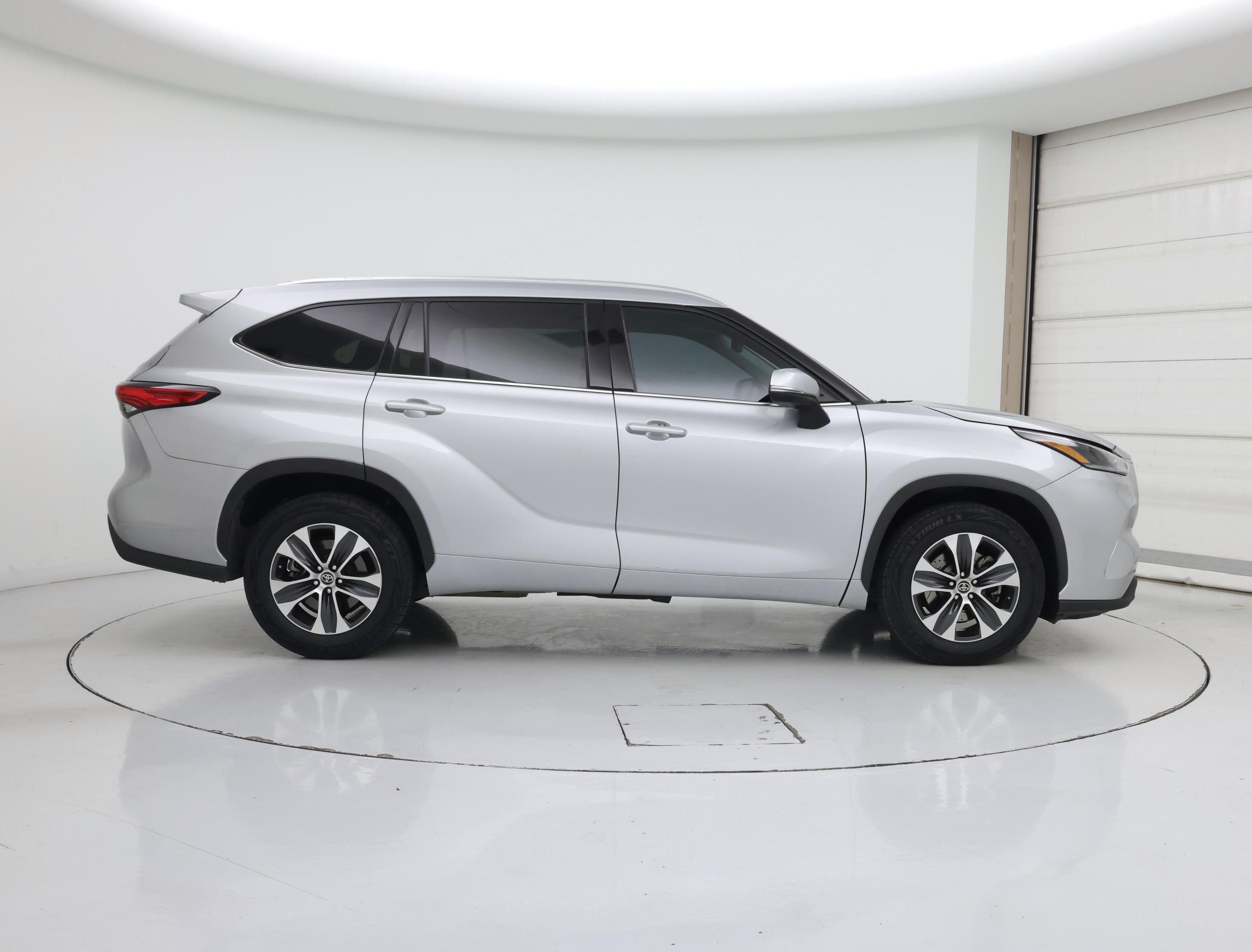 Thumbnail: 2021 Toyota Highlander - 7