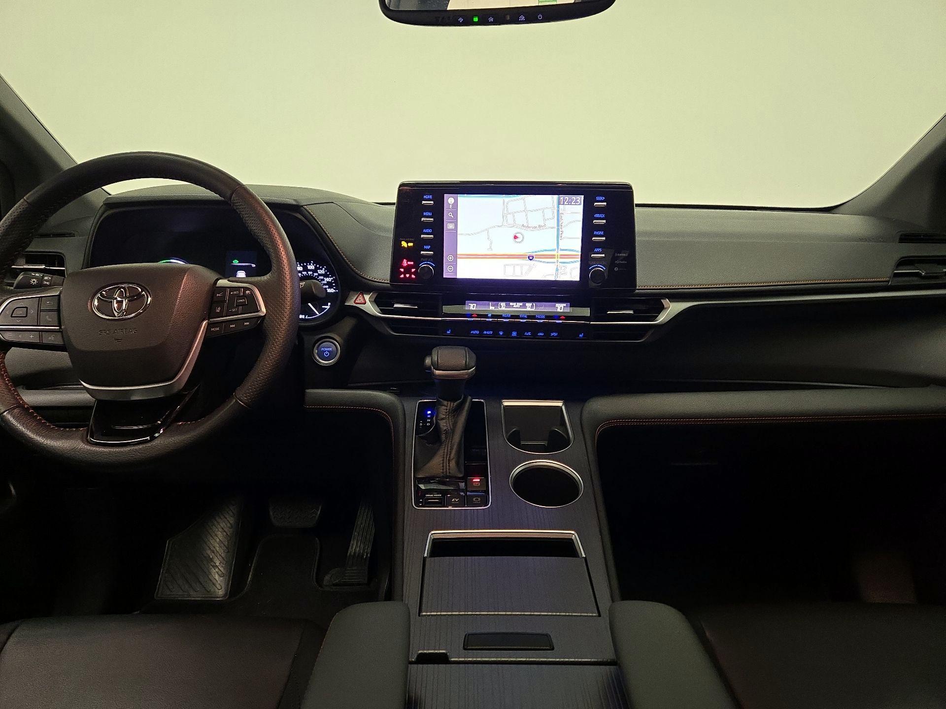Thumbnail: 2021 Toyota Sienna - 9