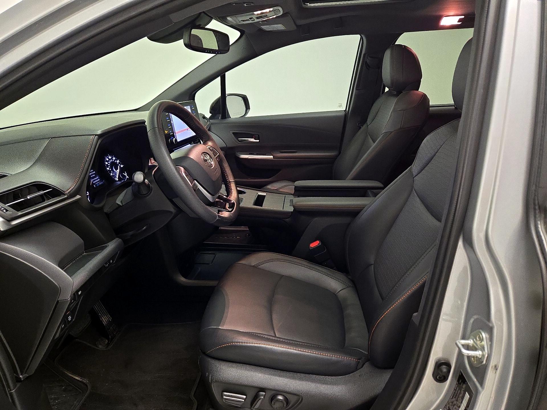 Thumbnail: 2021 Toyota Sienna - 11