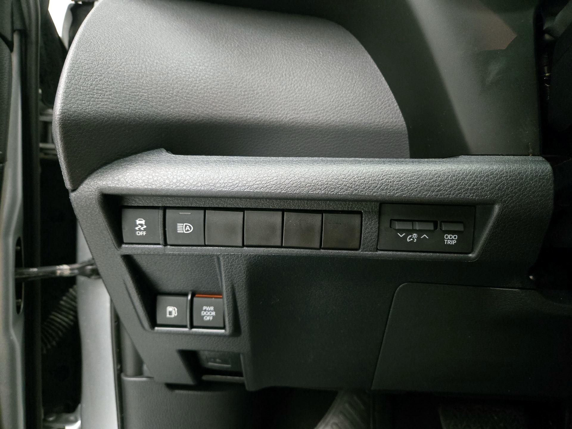 Thumbnail: 2021 Toyota Sienna - 13