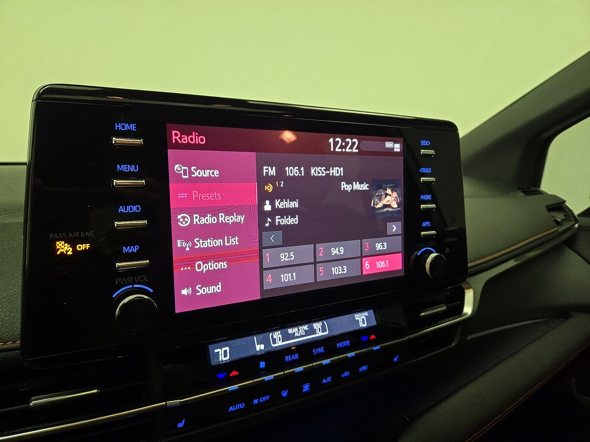 Thumbnail: 2021 Toyota Sienna - 16