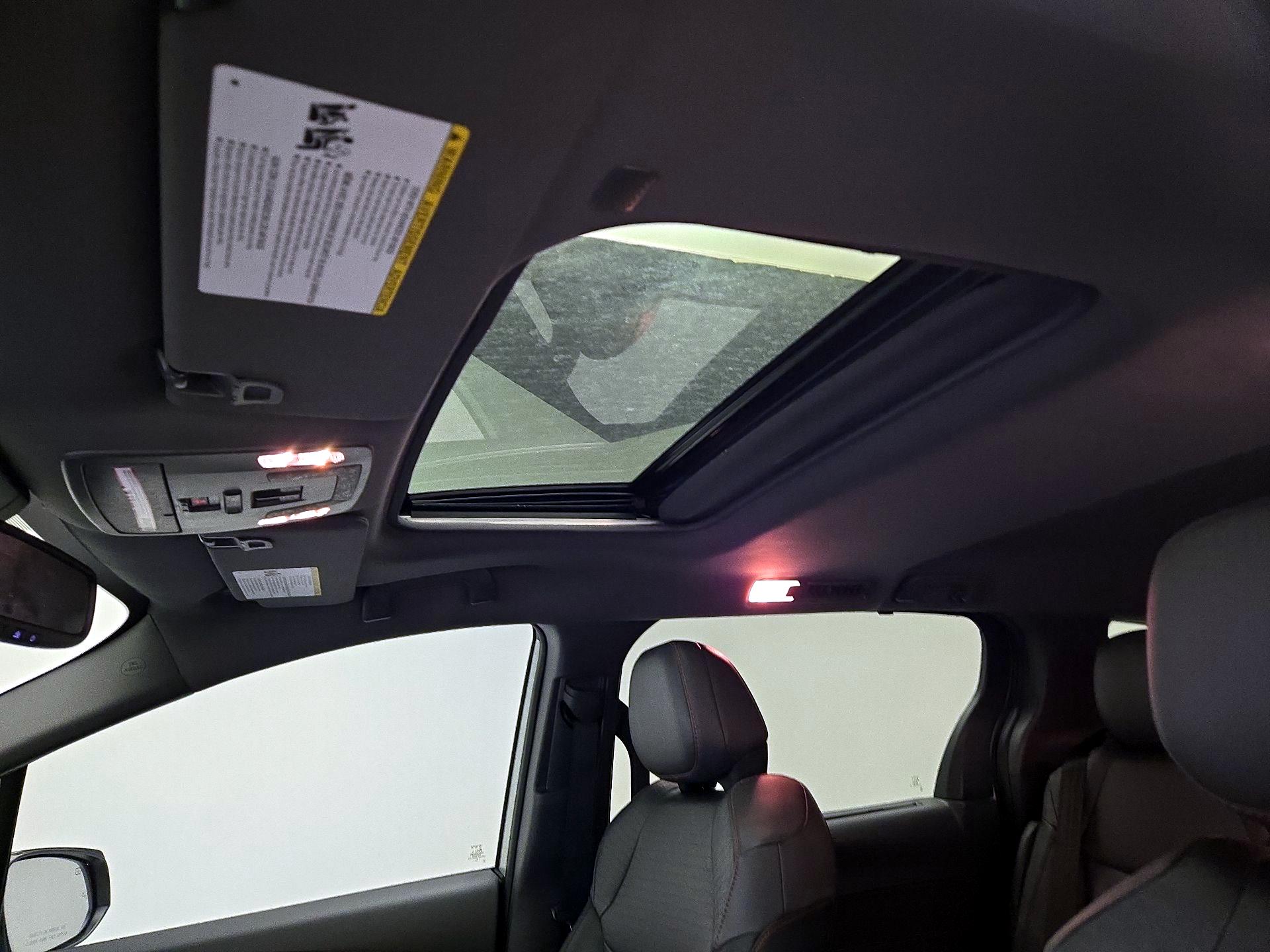 Thumbnail: 2021 Toyota Sienna - 20