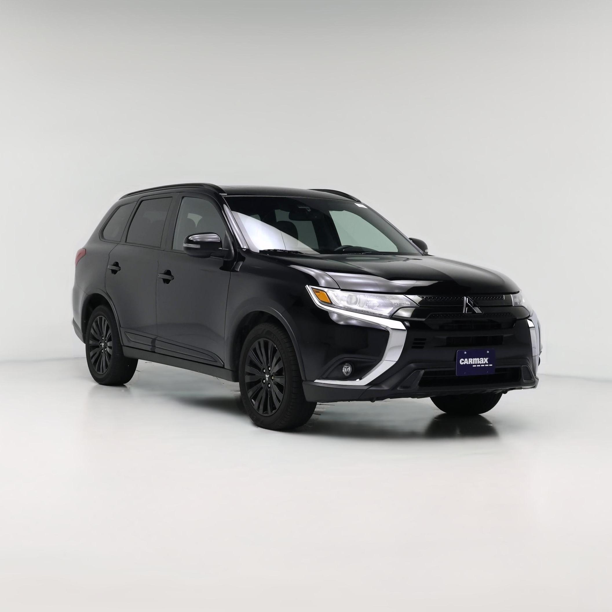 Thumbnail: 2020 Mitsubishi Outlander - 1