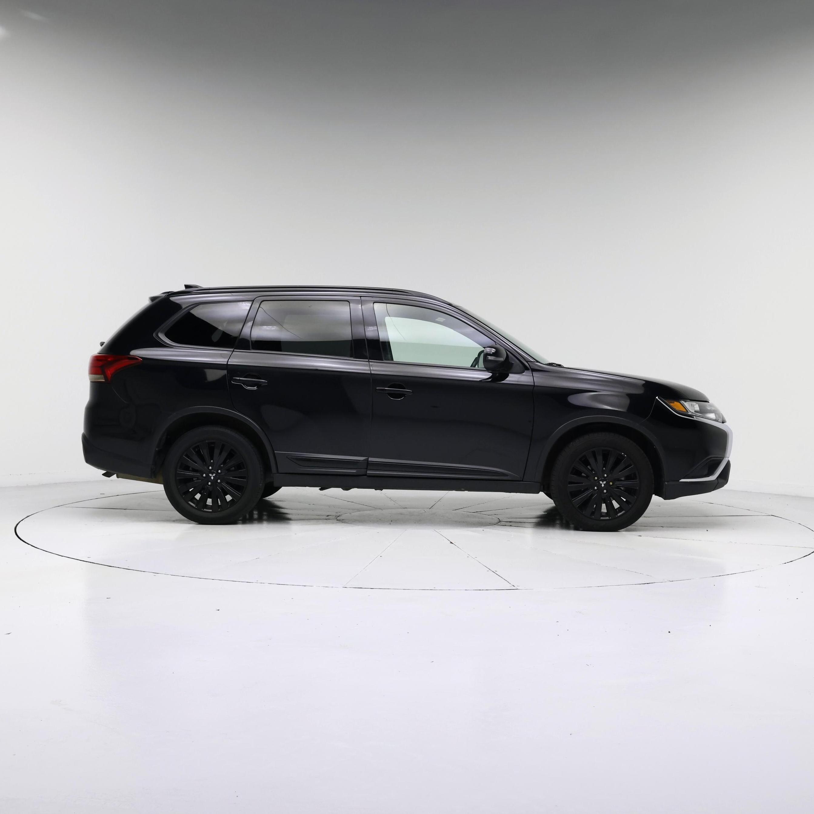 Thumbnail: 2020 Mitsubishi Outlander - 7
