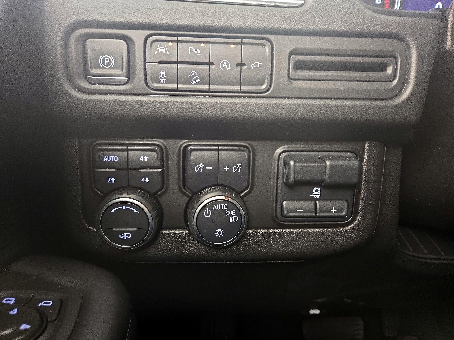 Thumbnail: 2021 Chevrolet Tahoe - 13