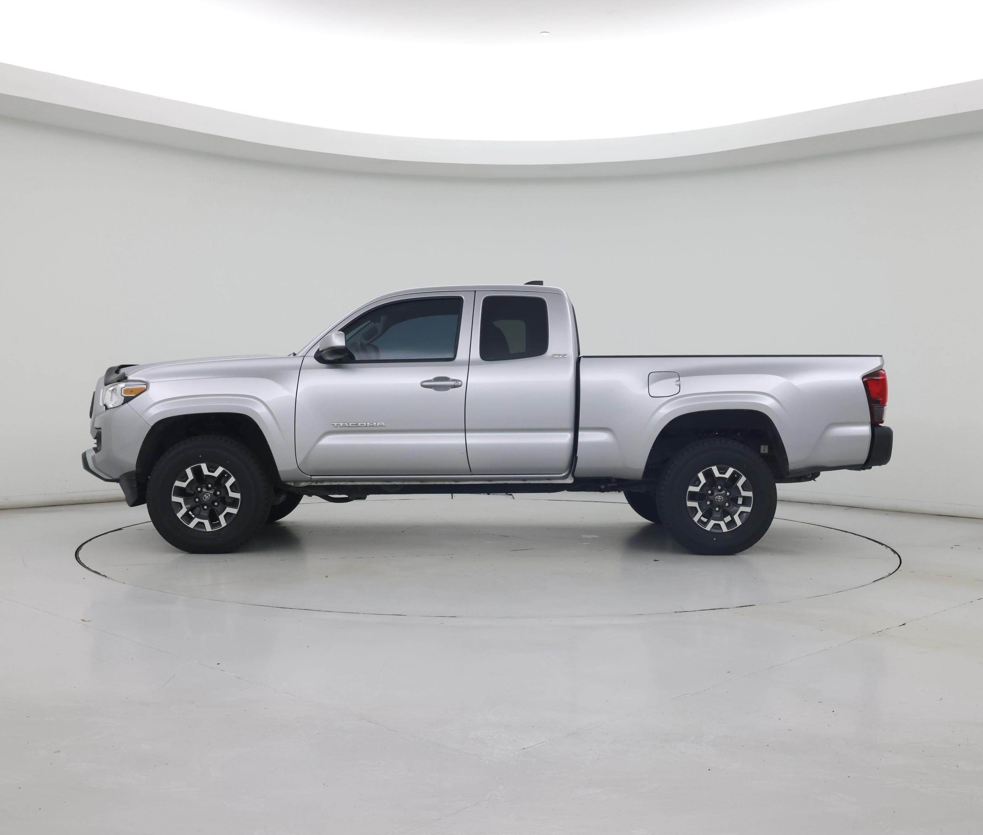 Thumbnail: 2022 Toyota Tacoma - 3