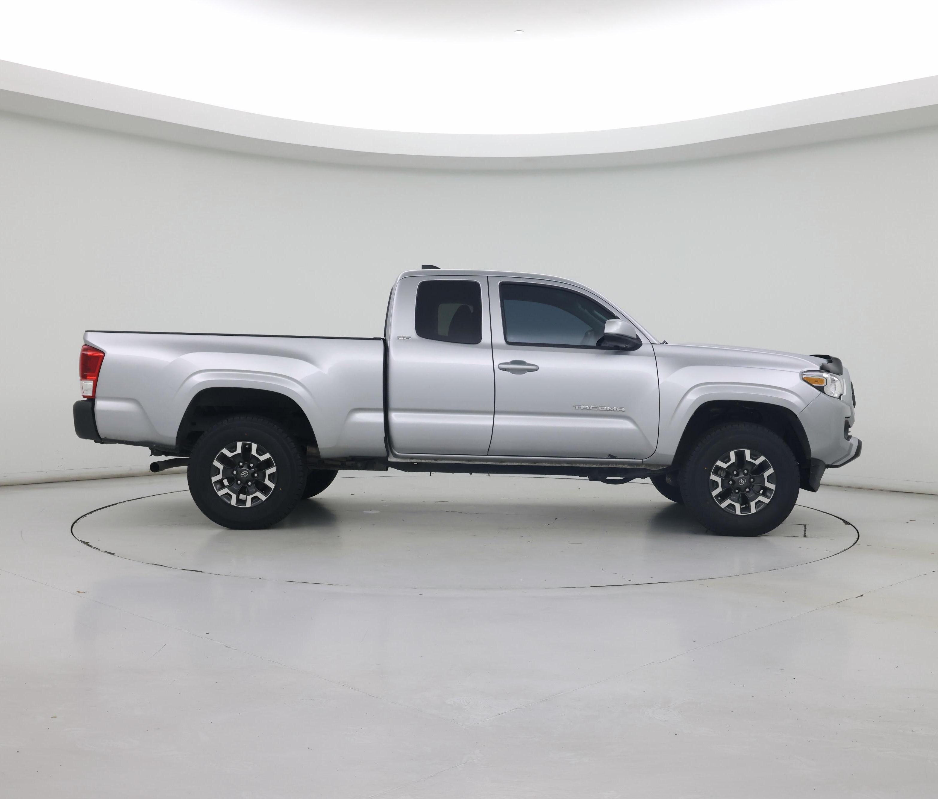 Thumbnail: 2022 Toyota Tacoma - 7