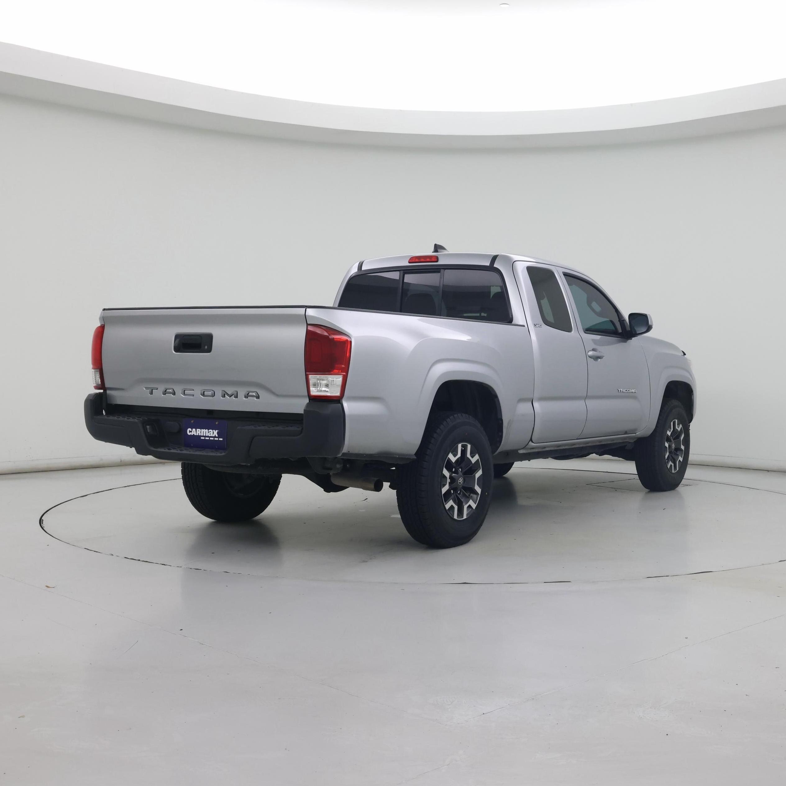 Thumbnail: 2022 Toyota Tacoma - 8