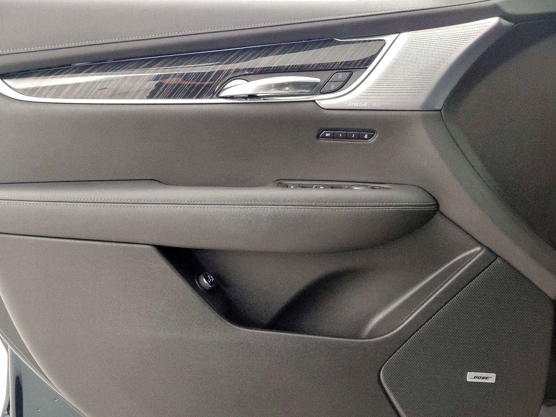 Thumbnail: 2024 Cadillac XT6 - 12