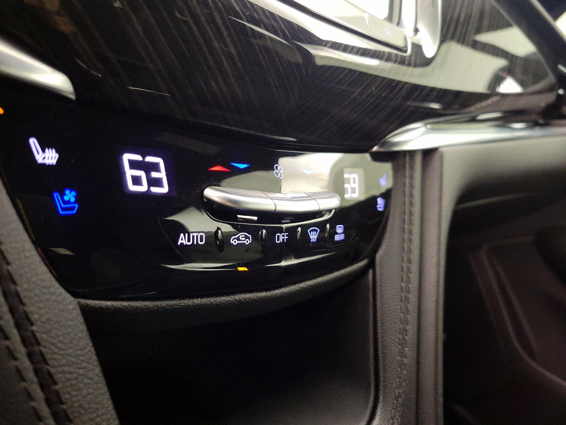 Thumbnail: 2024 Cadillac XT6 - 16