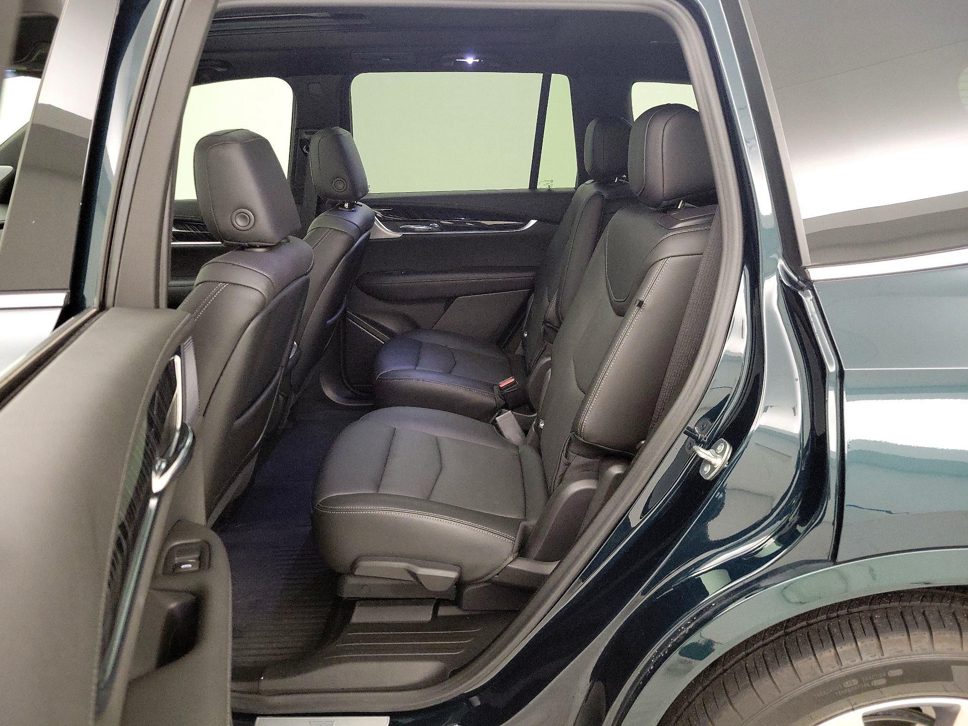 Thumbnail: 2024 Cadillac XT6 - 19