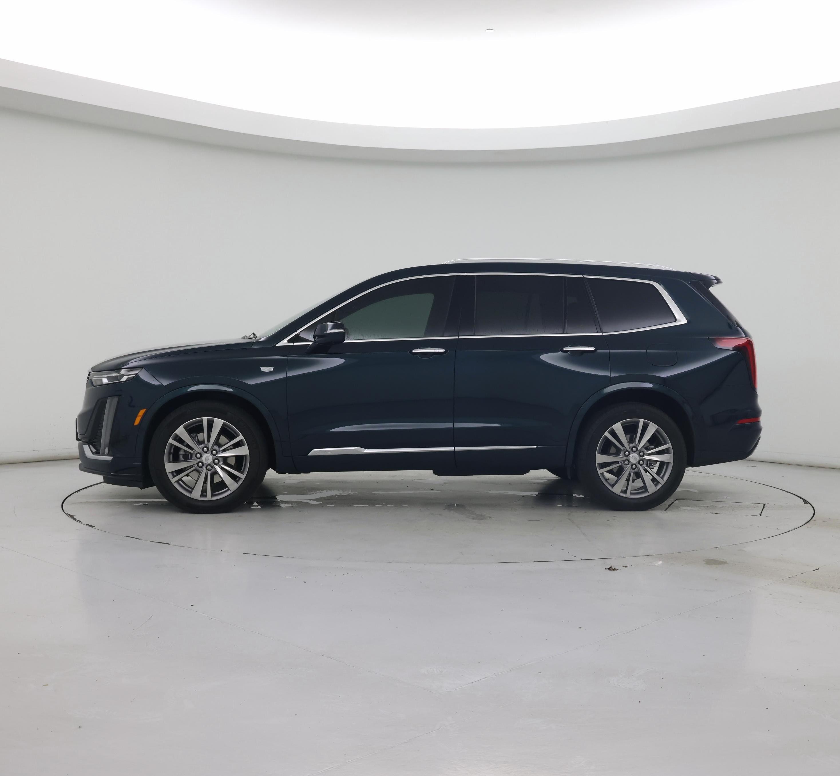 Thumbnail: 2024 Cadillac XT6 - 3