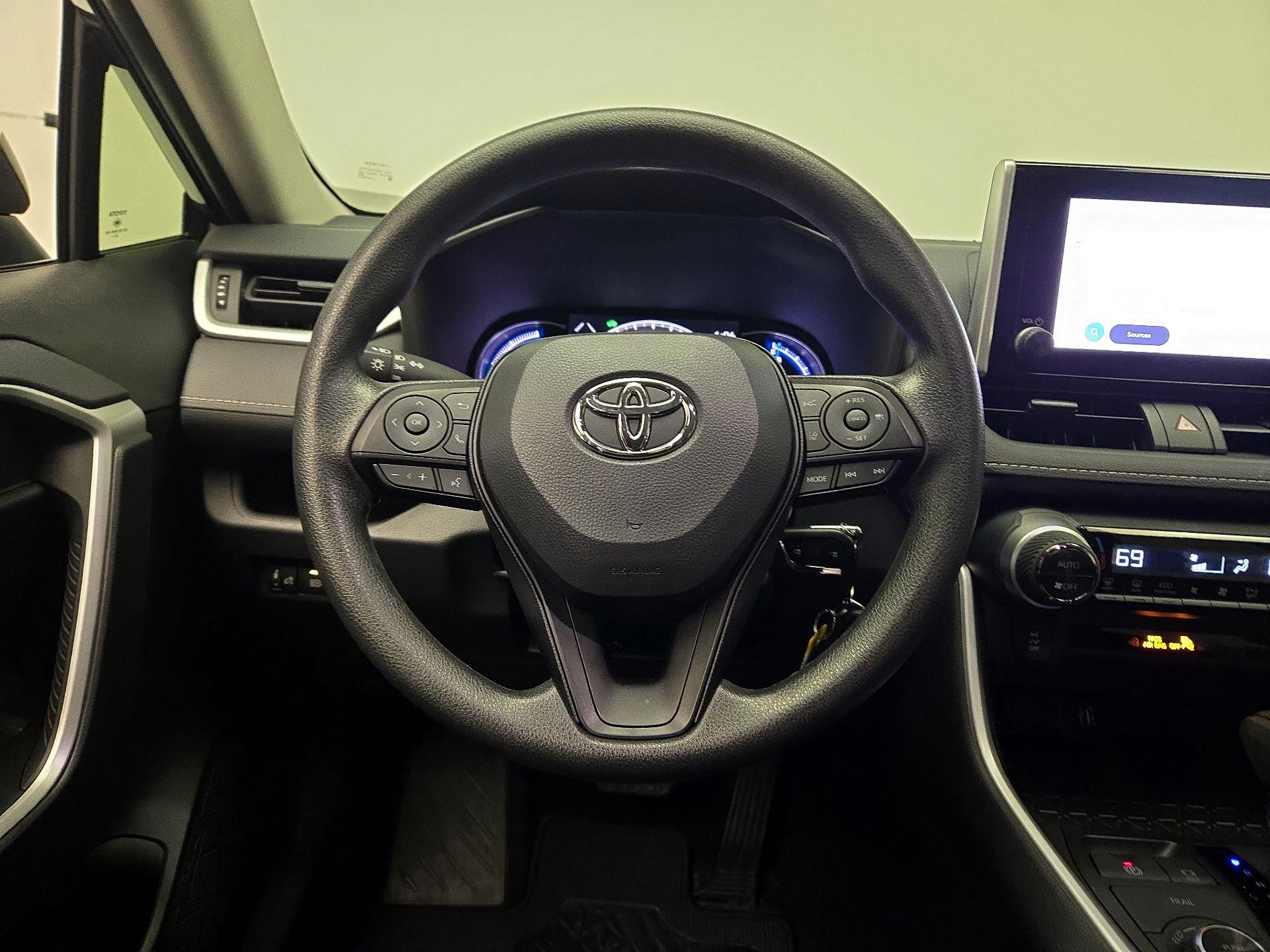 Thumbnail: 2025 Toyota RAV4 - 10