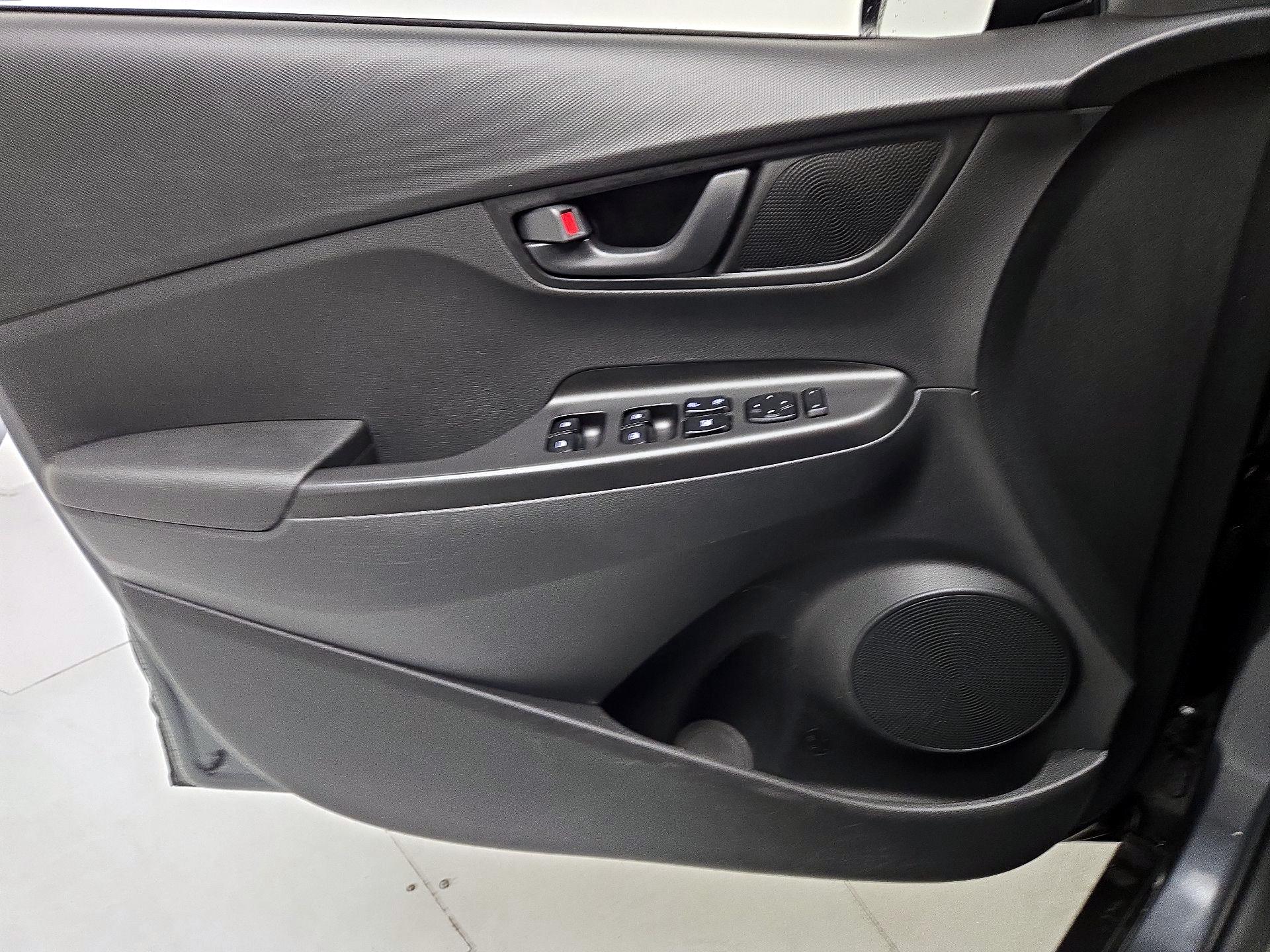 Thumbnail: 2020 Hyundai Kona - 12