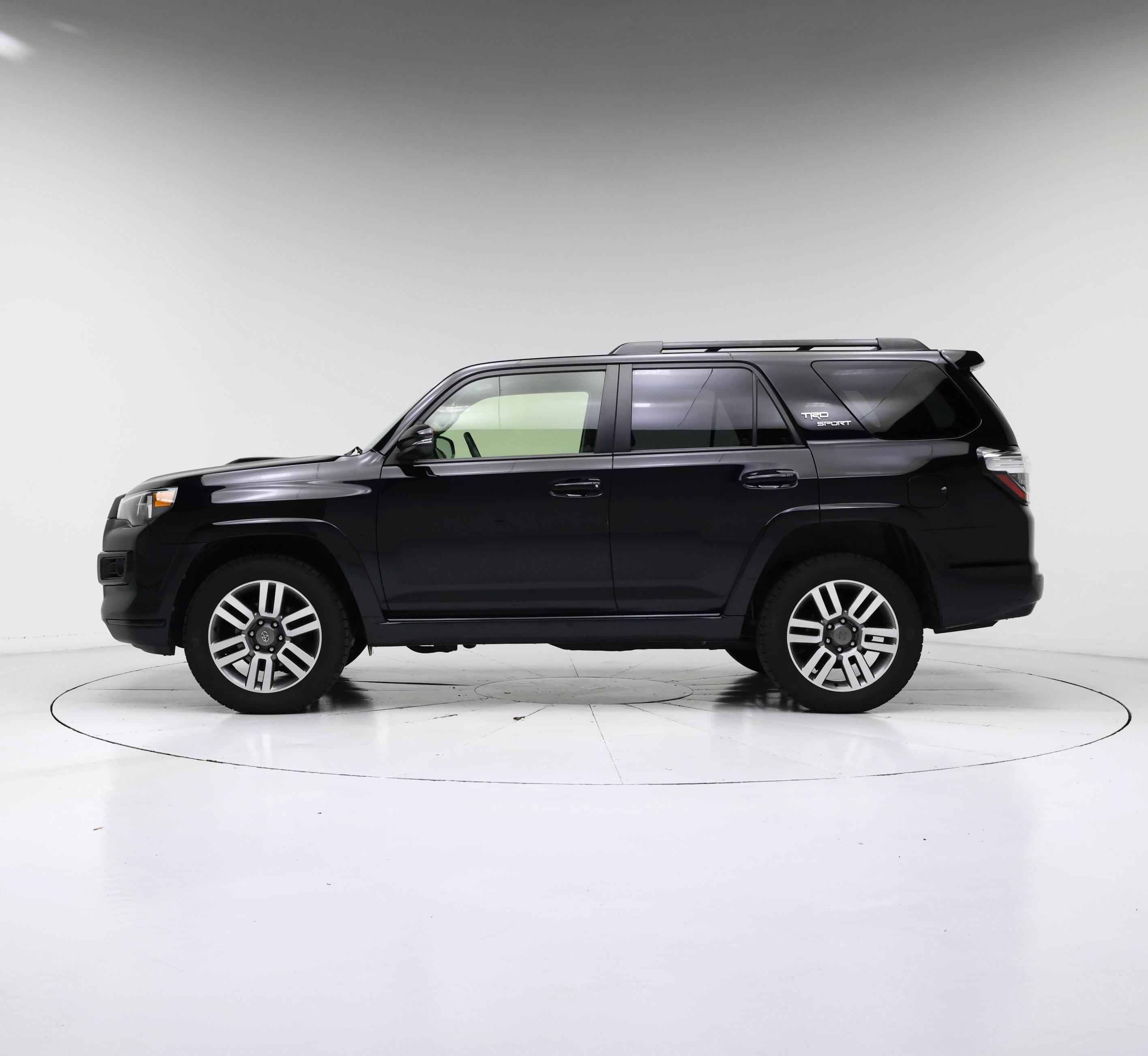 Thumbnail: 2022 Toyota 4Runner - 3