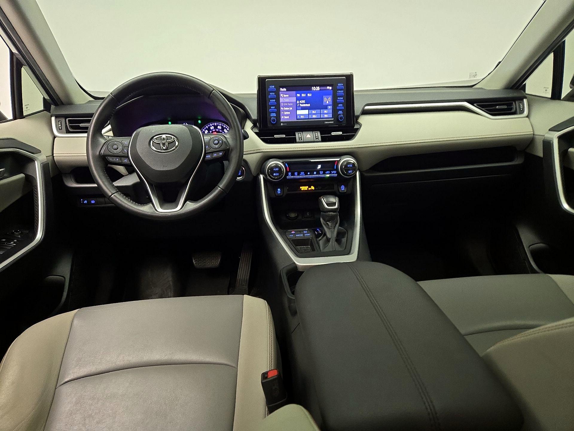 Thumbnail: 2020 Toyota RAV4 - 9